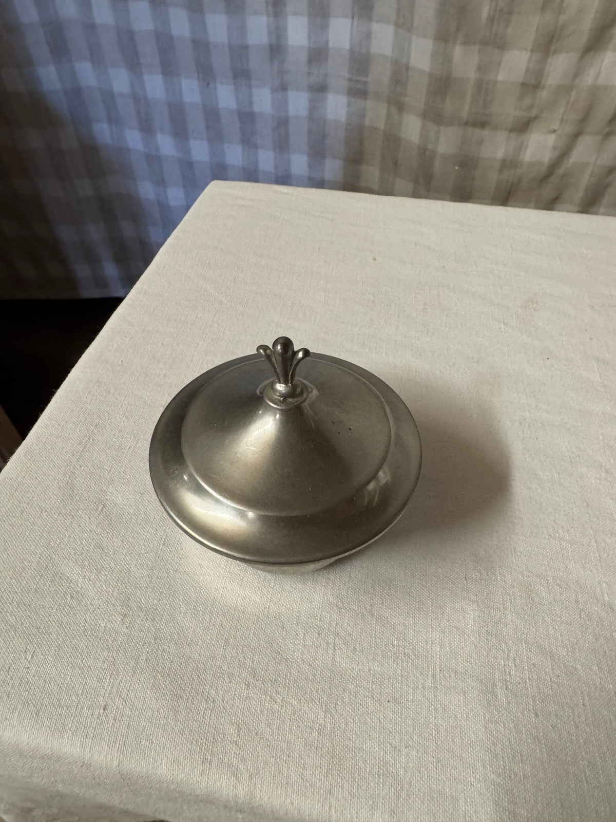 Art deco lockask i svenskt tenn