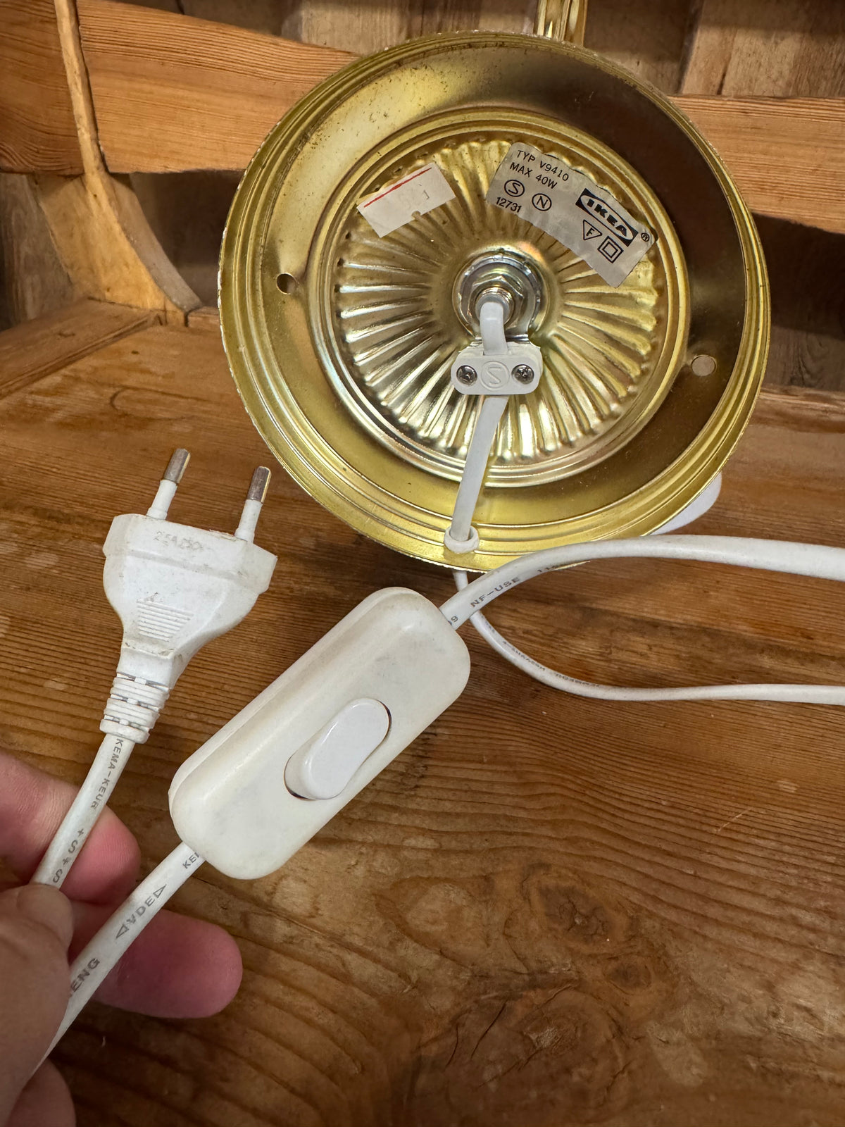 Vägghängd lampa