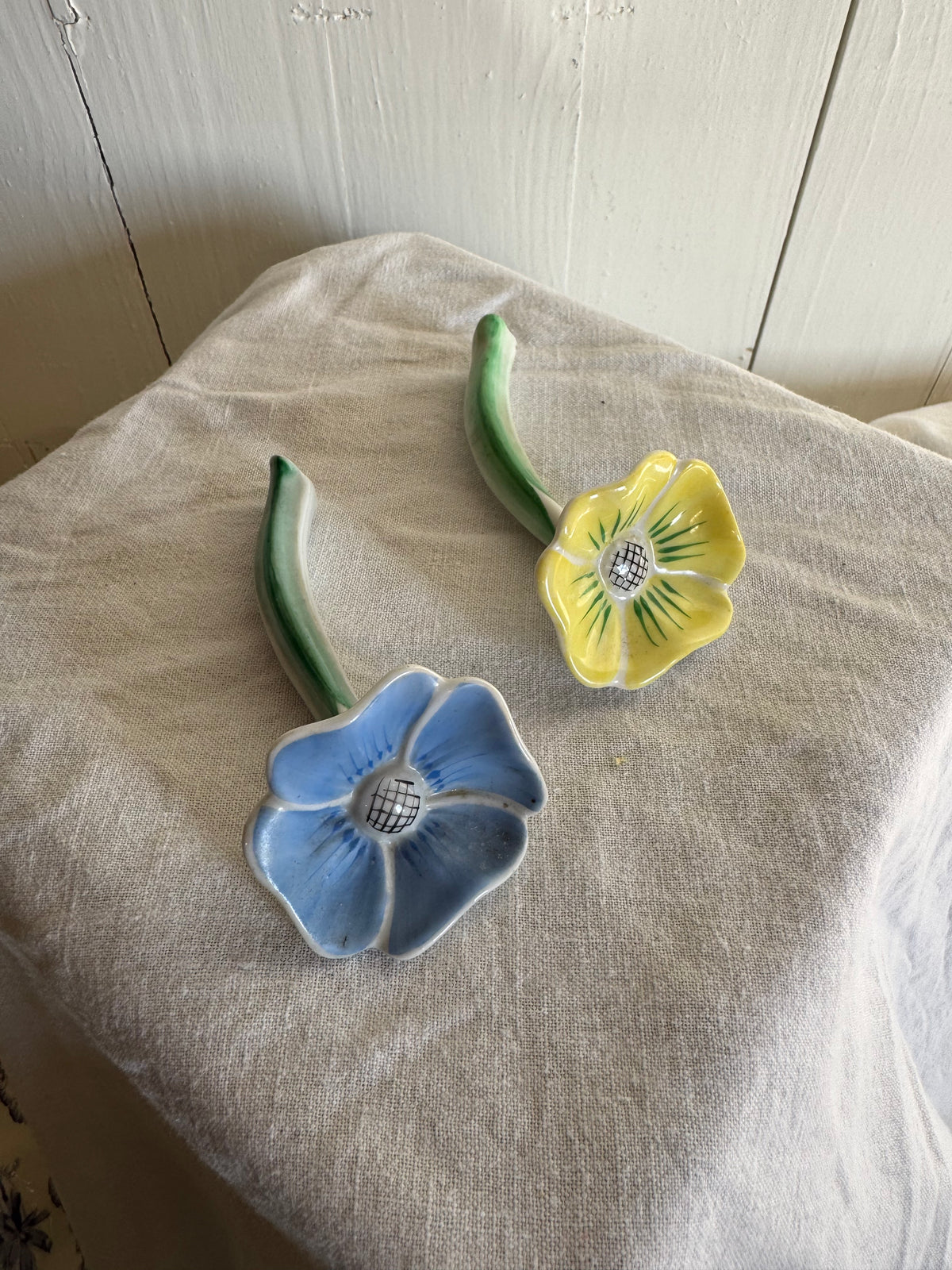 Knivlägg vårblommor - handmålat Hackefors