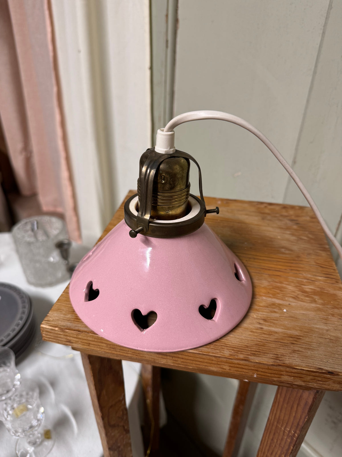 Skomakarlampa i rosa med hjärtan, liten