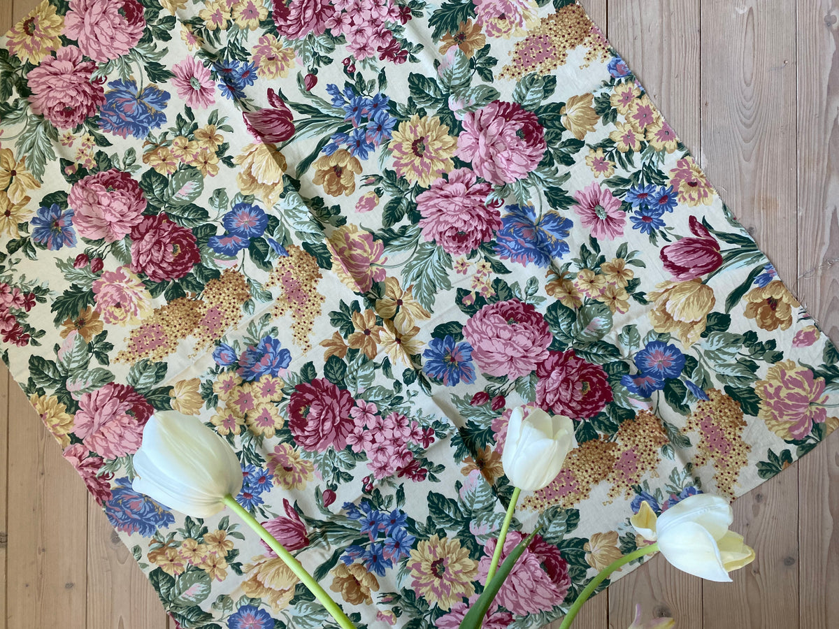 Blommigt tyg - blommor