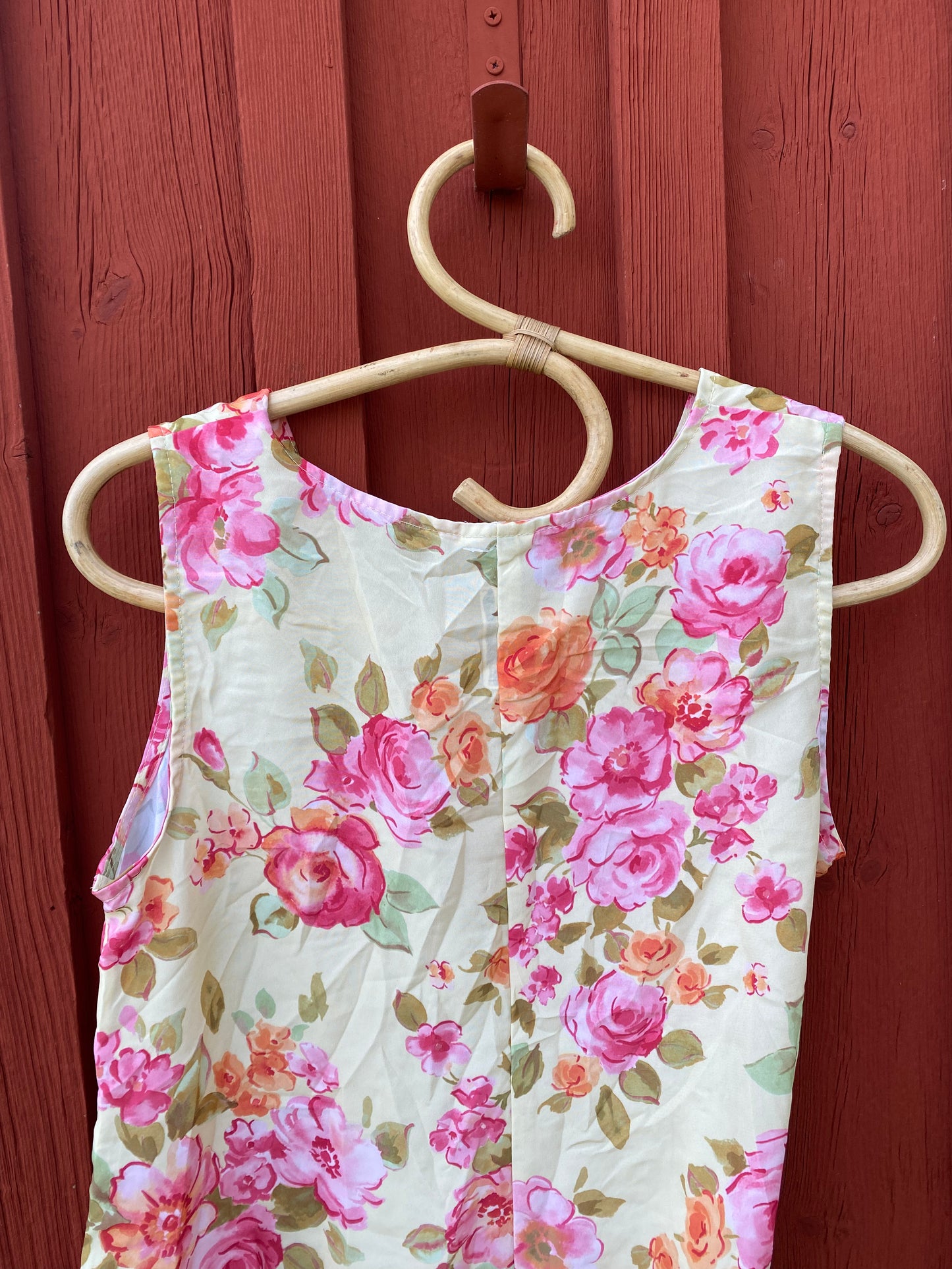 Blommig sommarklänning