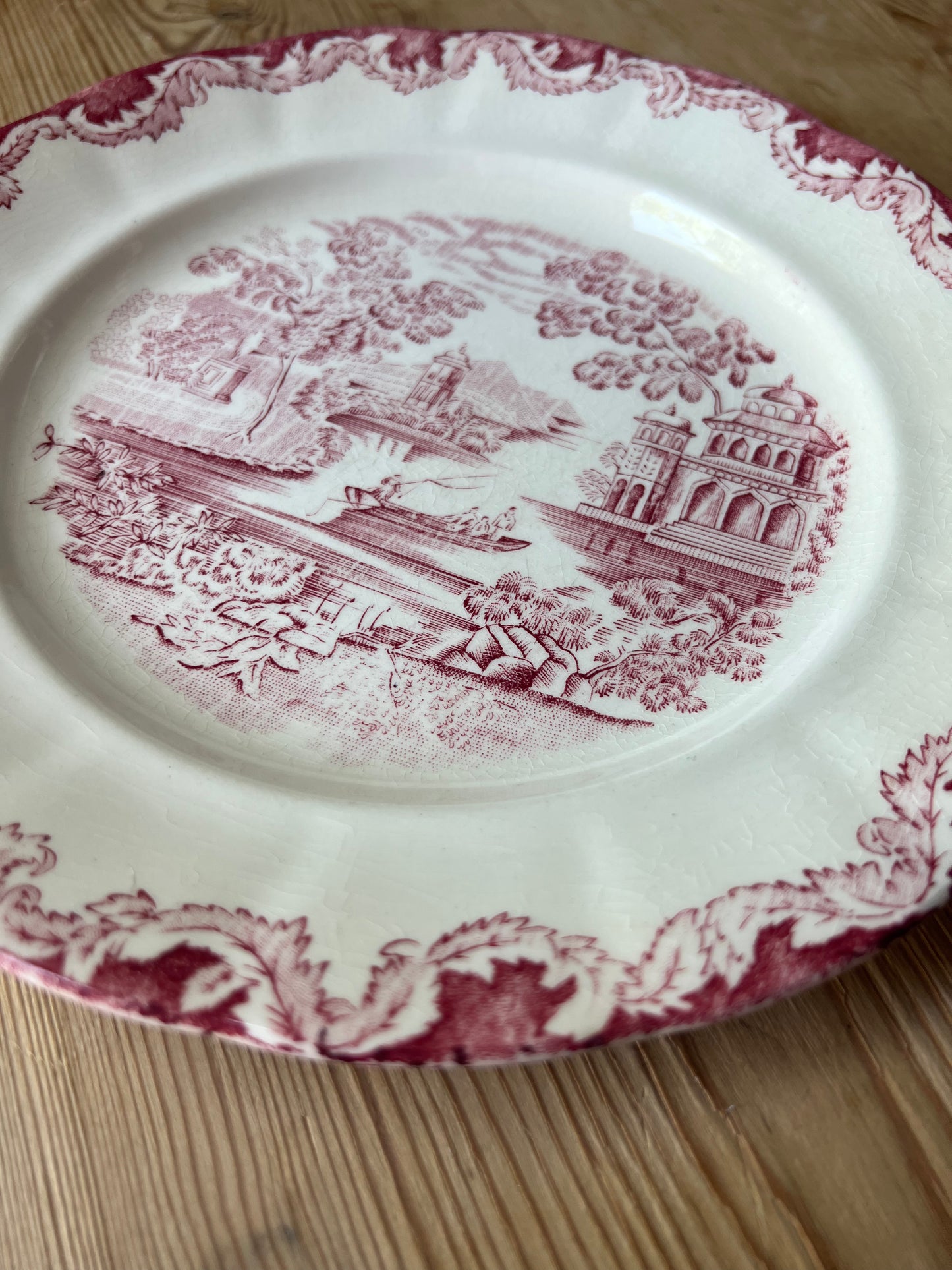 Rödvit flat tallrik - Bengali Rörstrand
