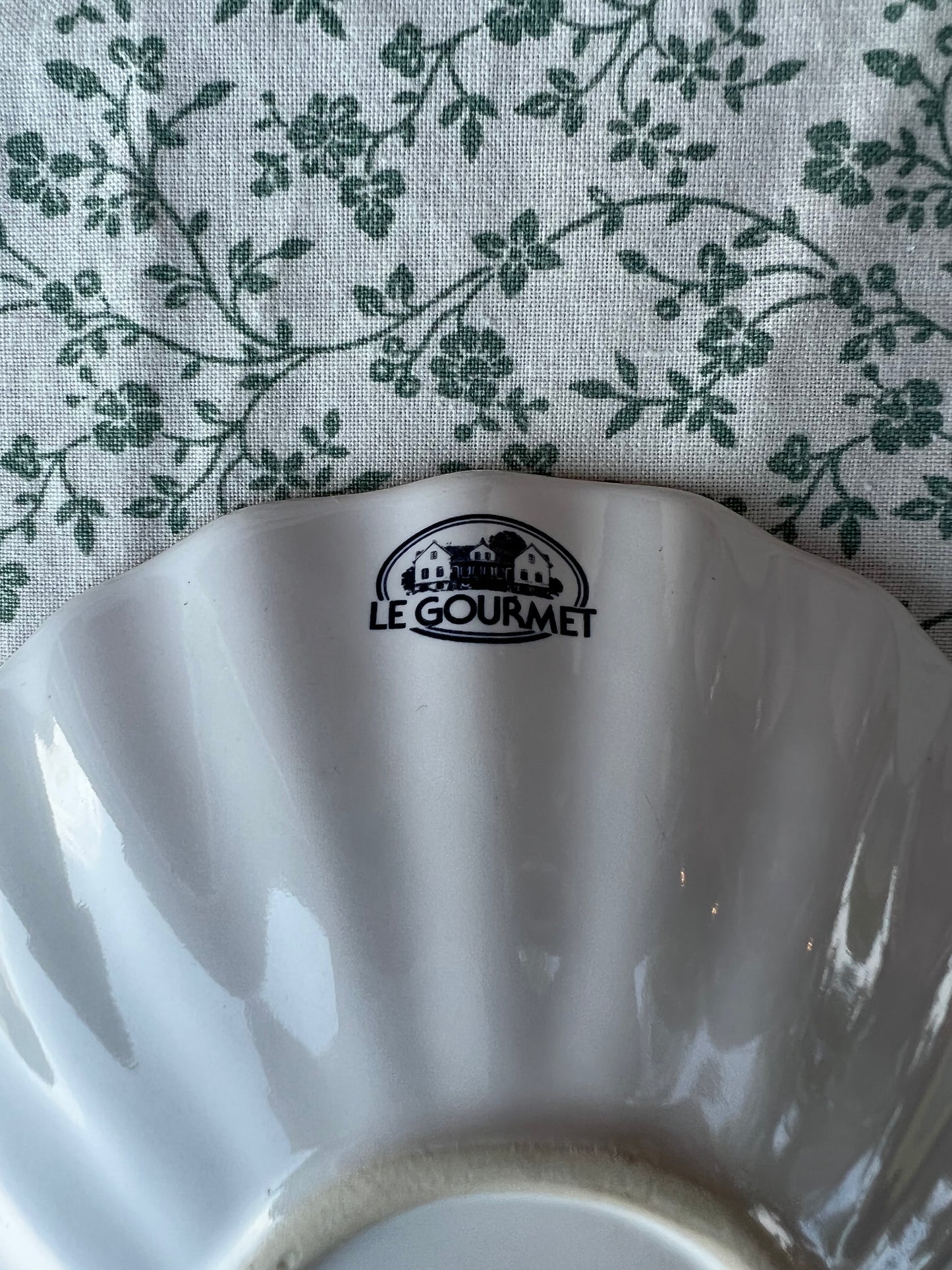 Paret snäckfat i vitt porslin - Le Gourmet