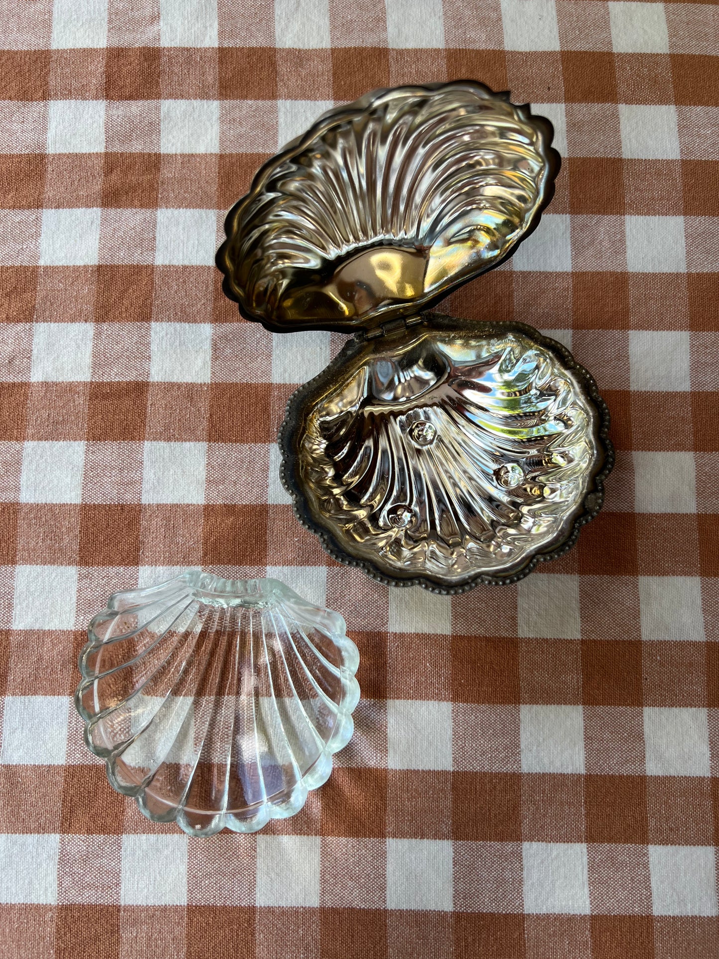 Snäckfat med lock och patina