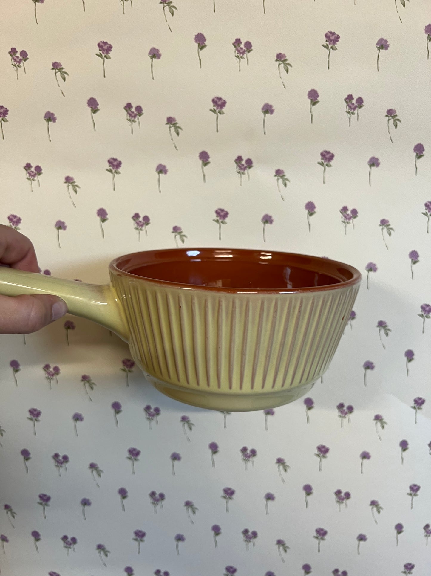 PYTT Ljusgul skål med handtag