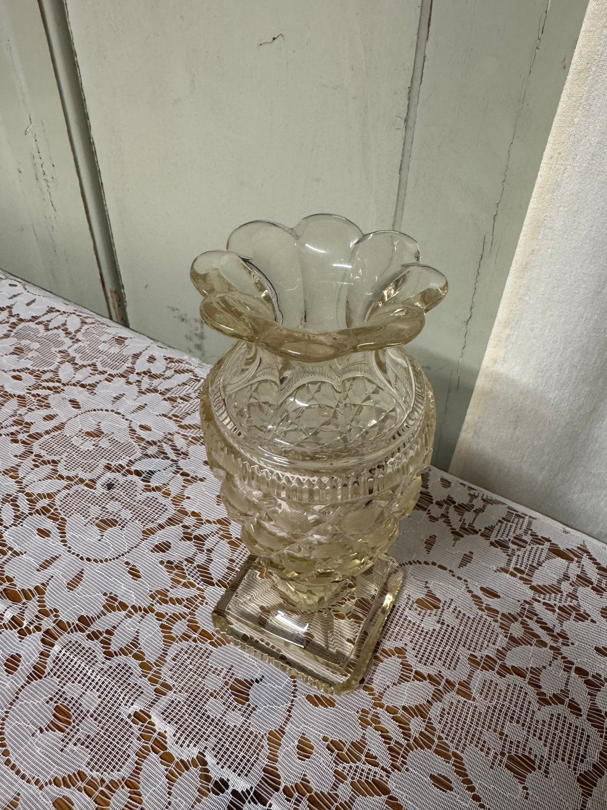 Glasvas på fot