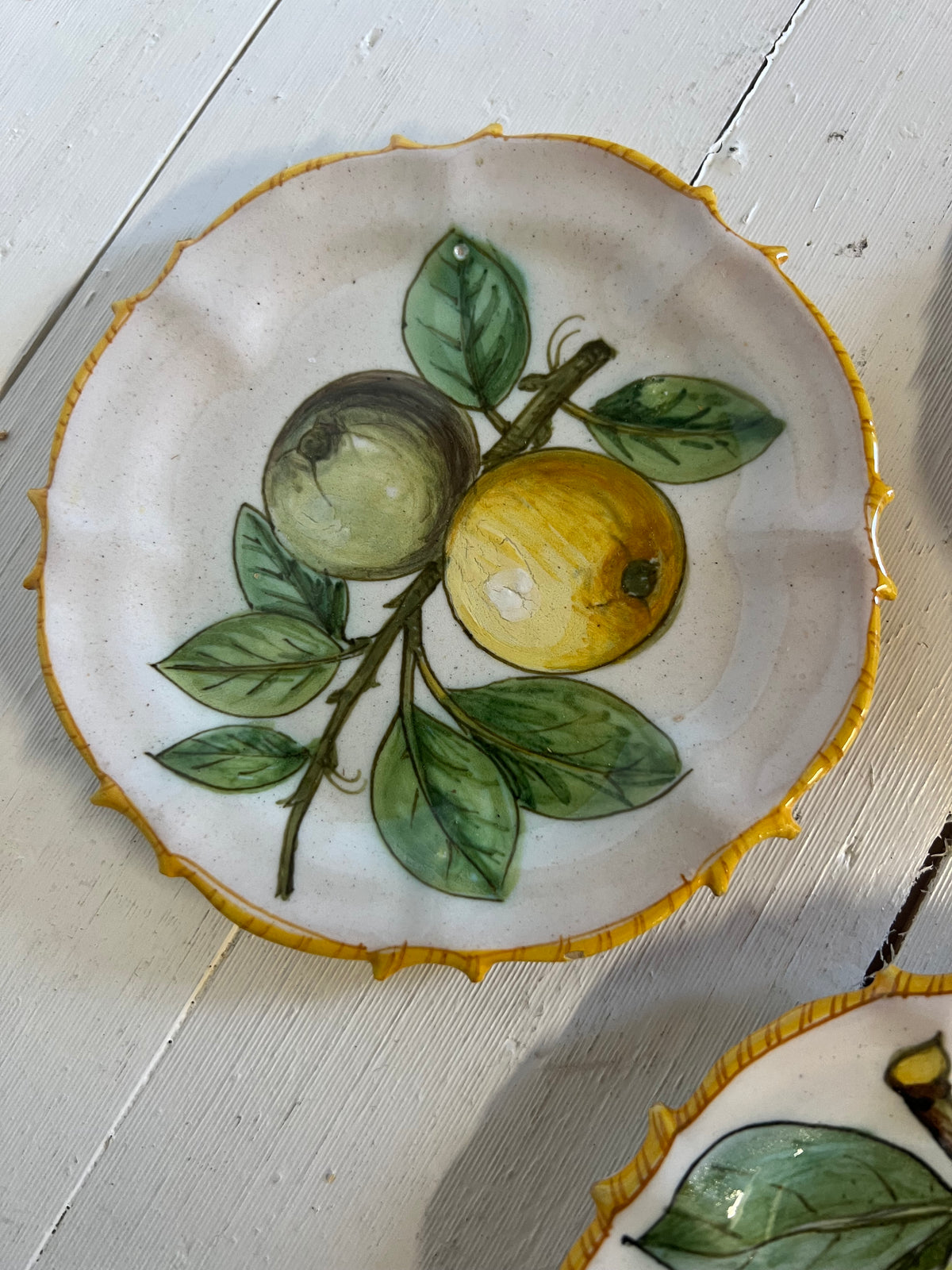 Tre små fat med frukt