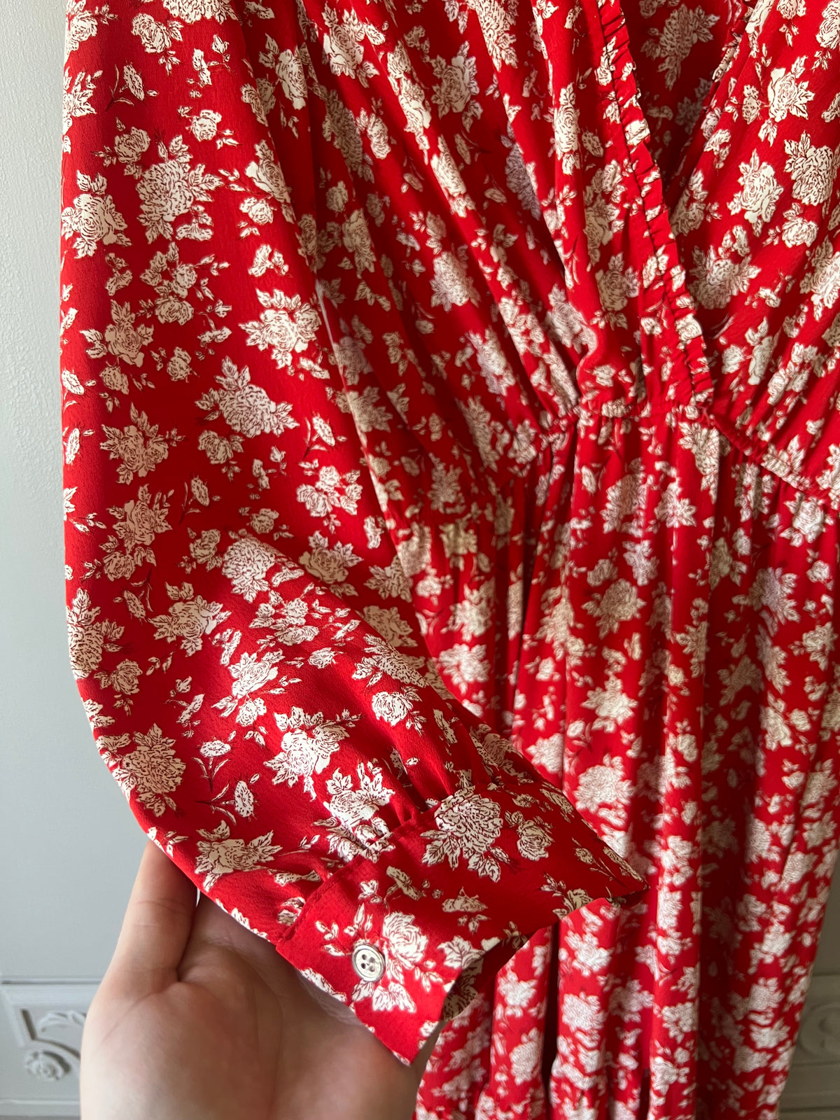 Rödvit långklänning med blomprint