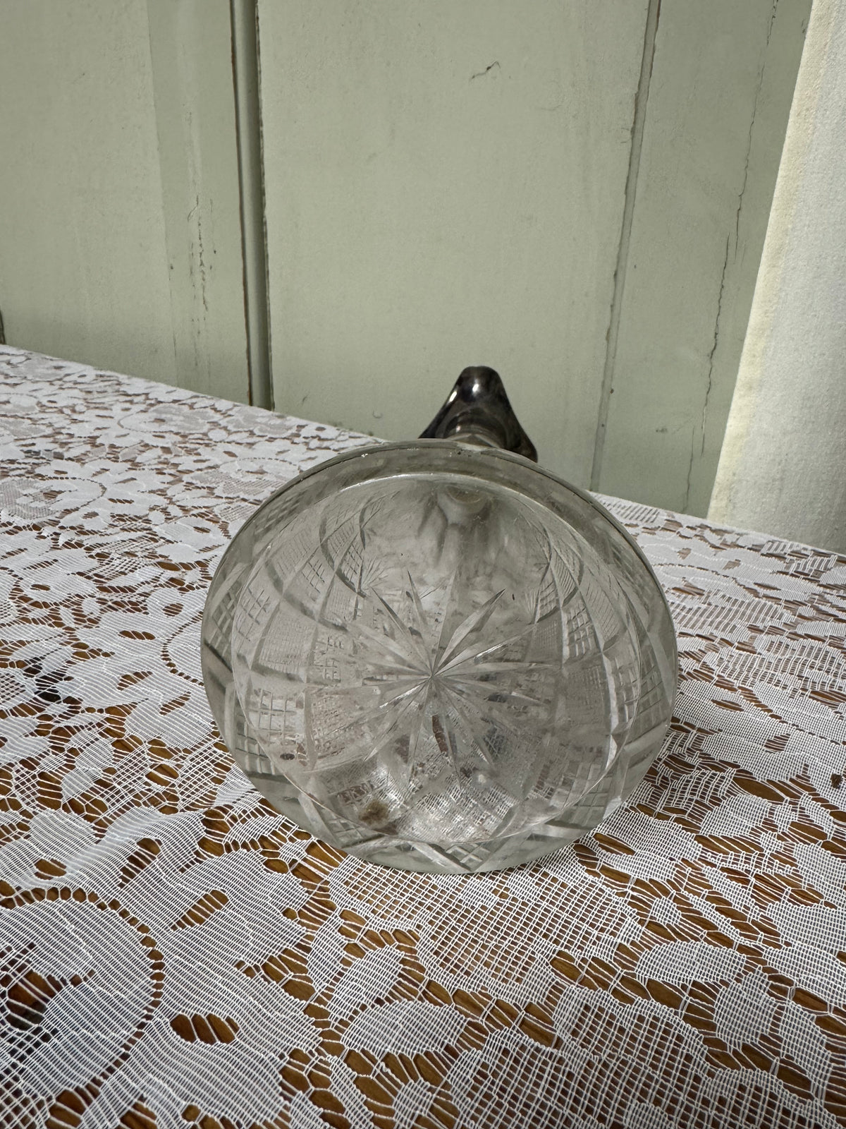 Glasvas med vågat nysilver upptill, mellan