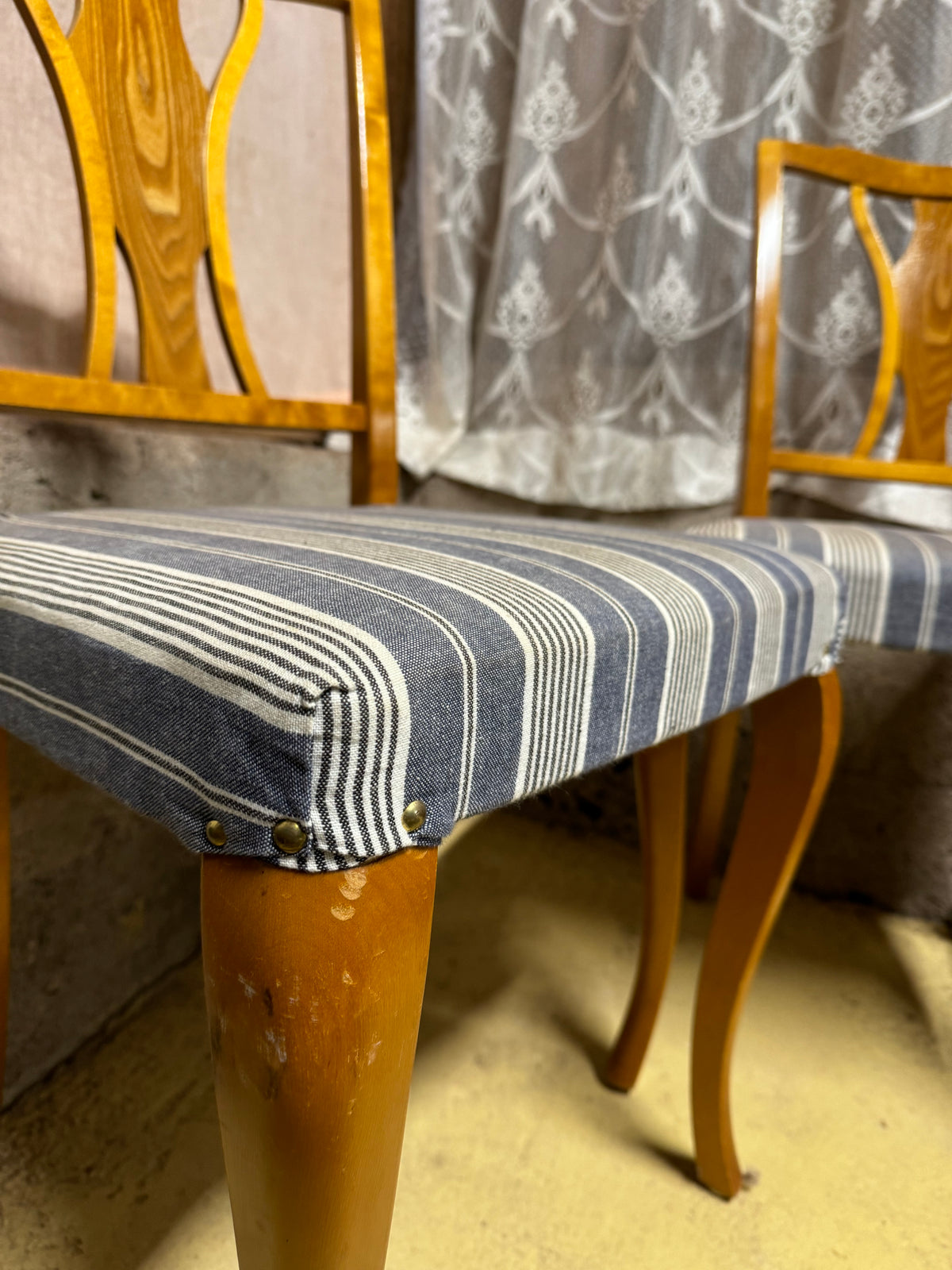 Paret stolar randig sits