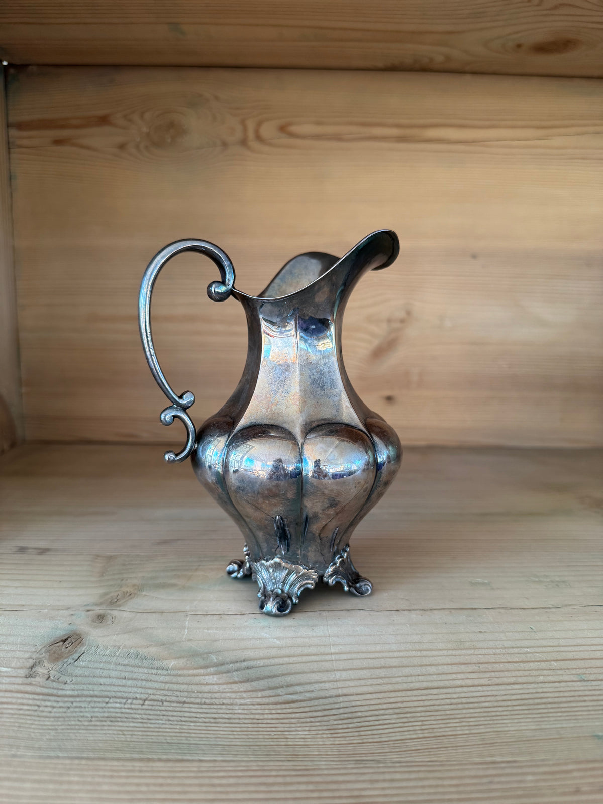 Gräddkanna i nysilver rokoko-inspirerad stil