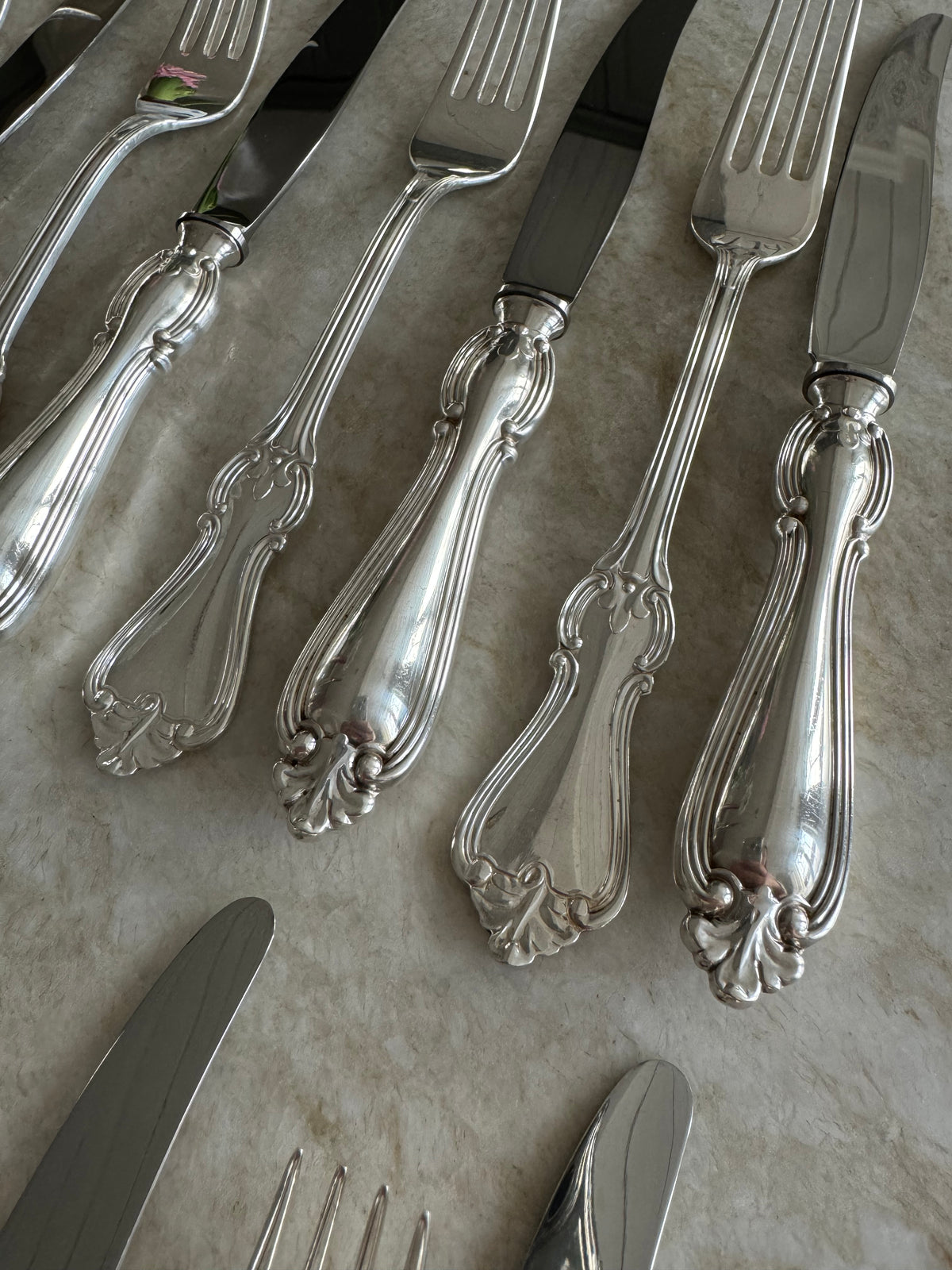 Vackra knivar och gafflar, 8 par