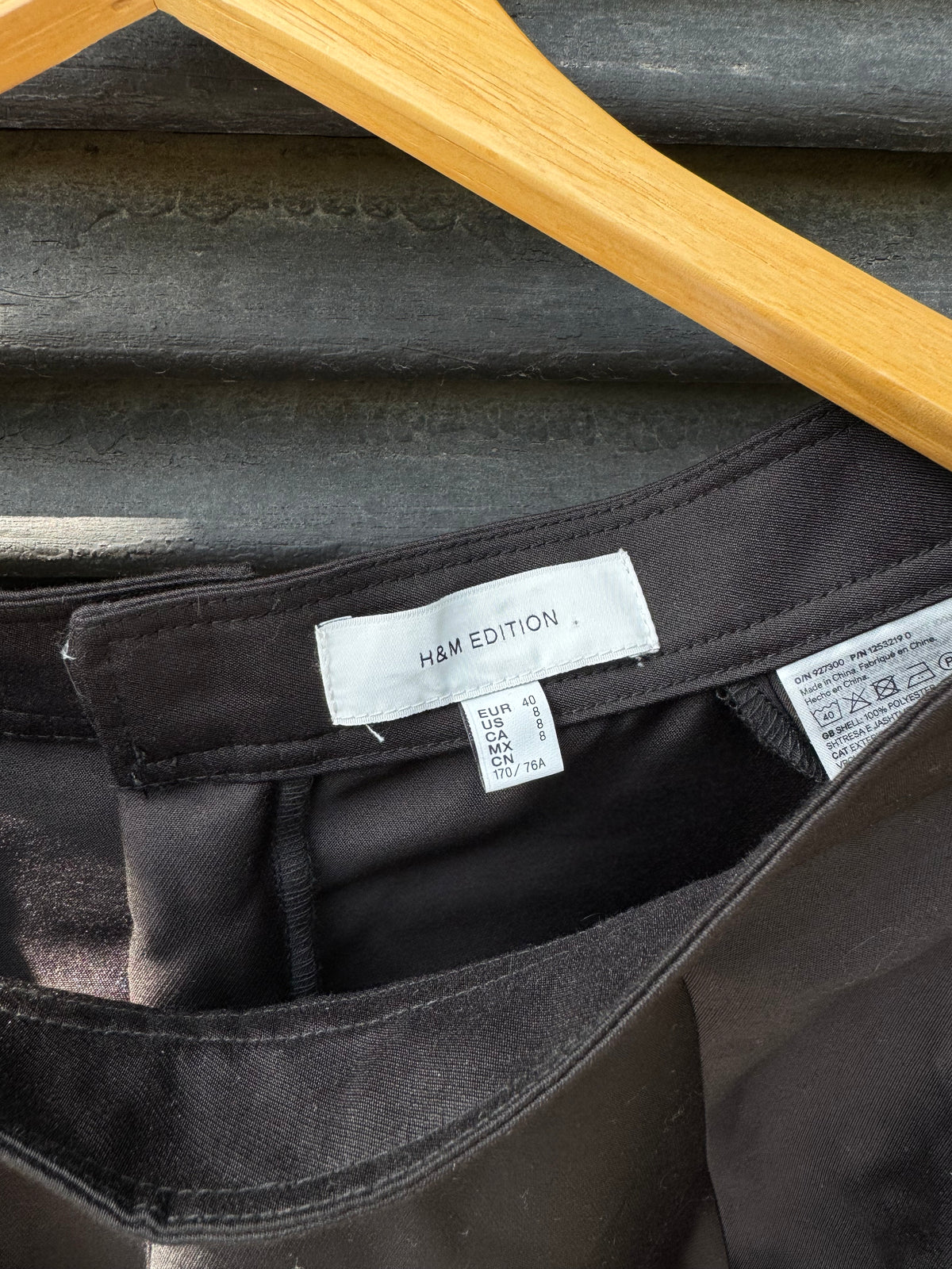Svart kjol med vidd H&M studio