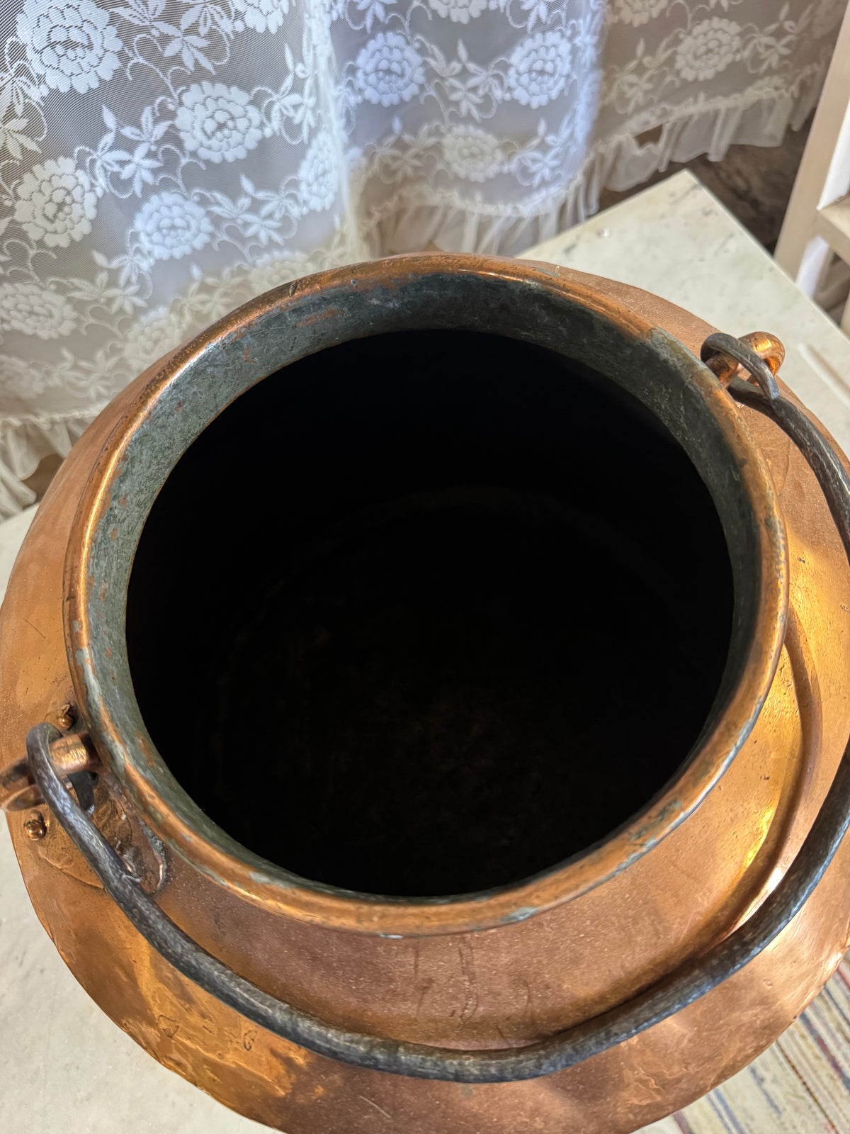 Stort kopparkärl med lock och bärhandtag 18/1900-tal