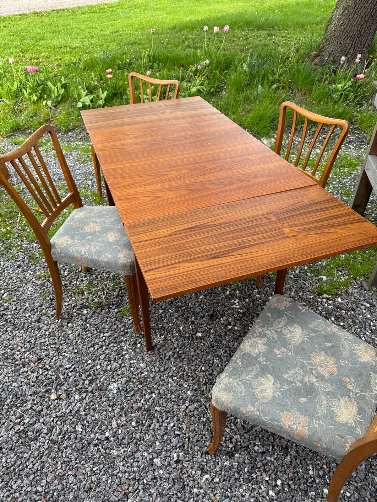 Teakbord med iläggsskiva