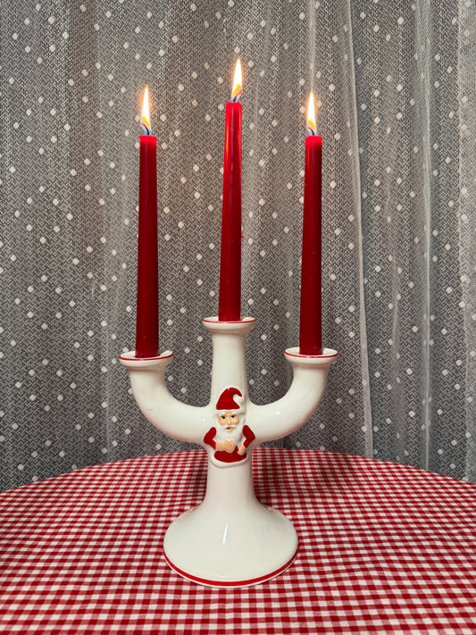 Trearmad porslinsljusstake med tomte
