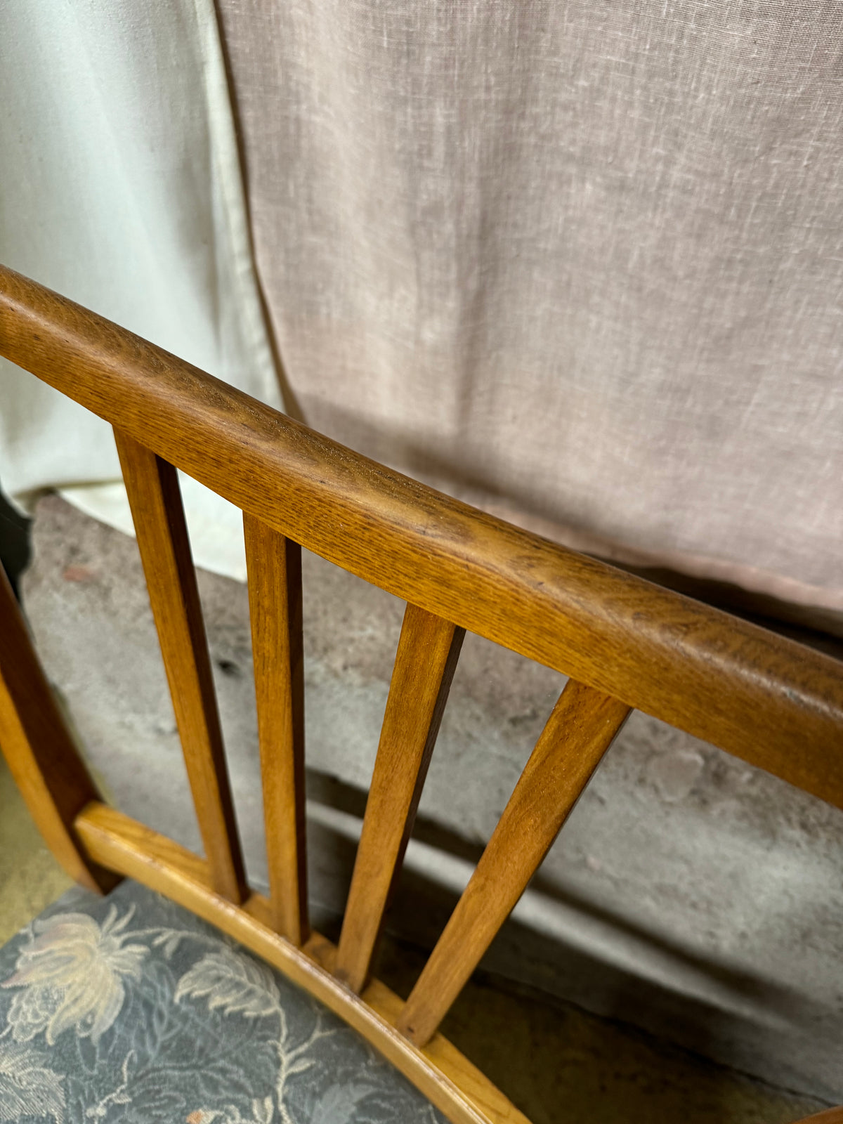 Paret stolar blommönstrad sits