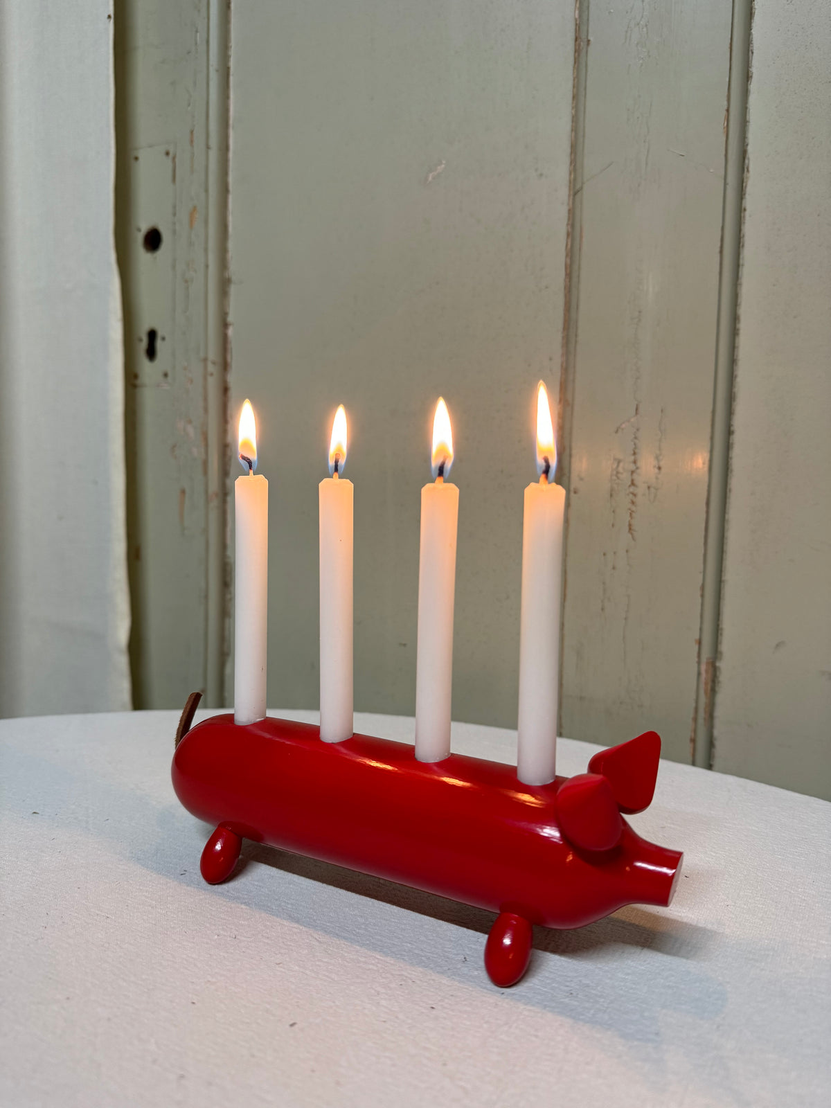 Julegris i trä för julgransljus