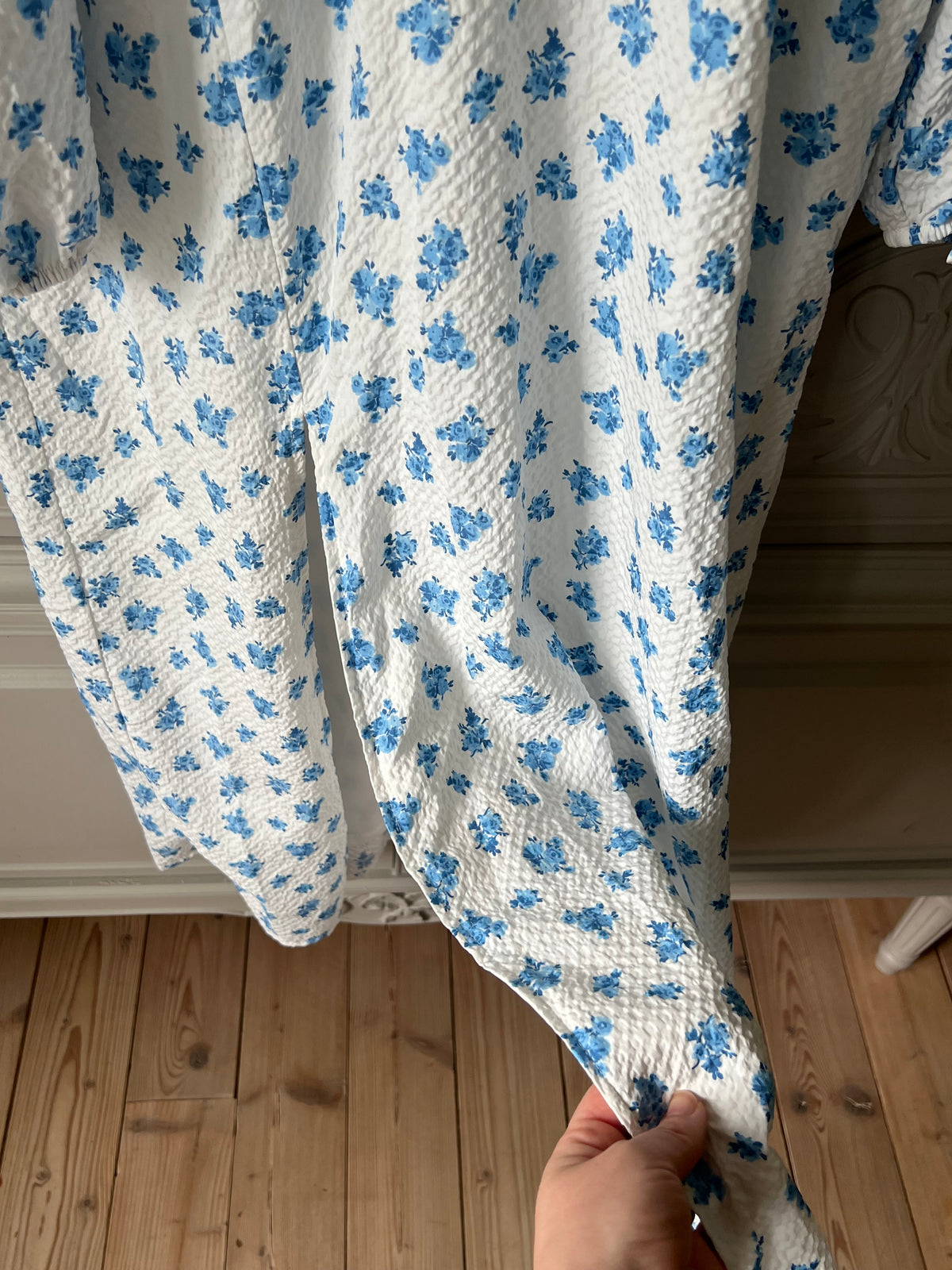 Blåvit festklänning