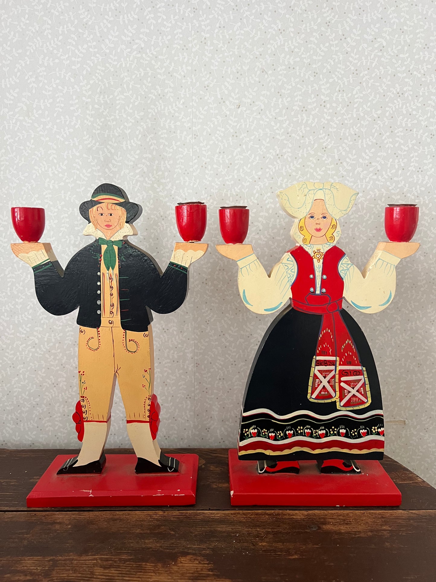 Gubbe och gumma träljusstakar