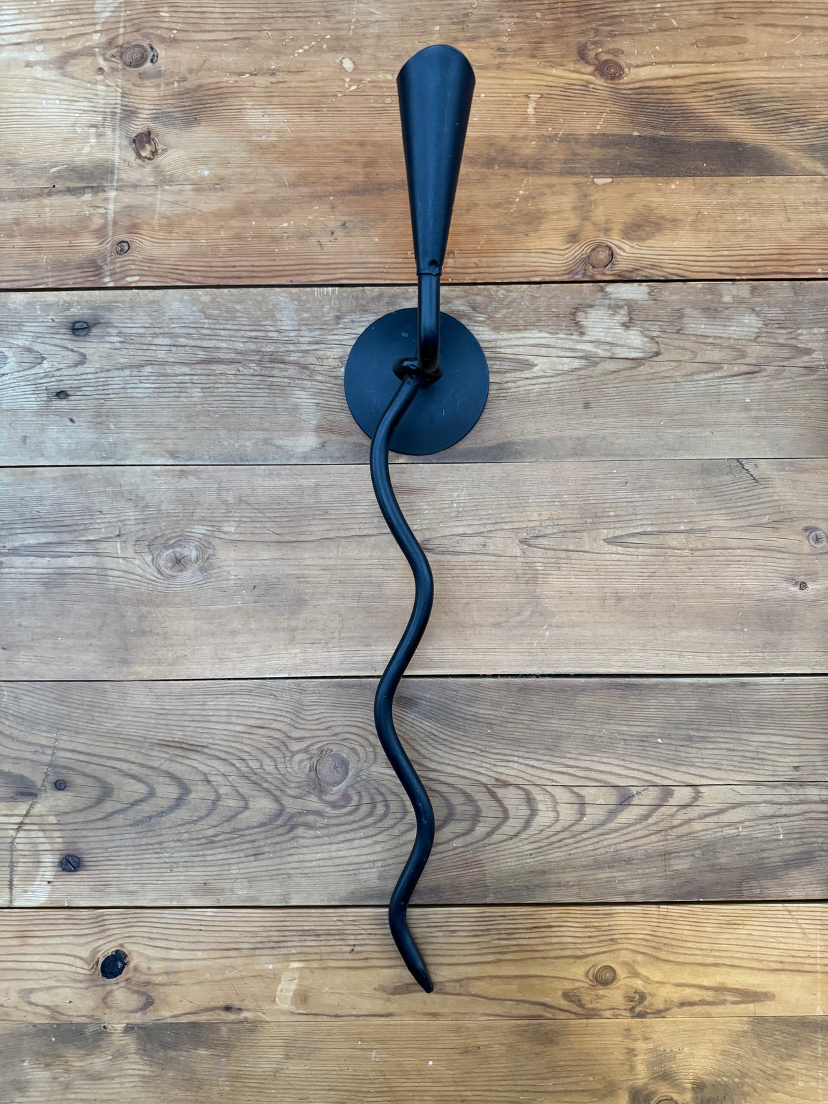 Stor väggljusstake smide