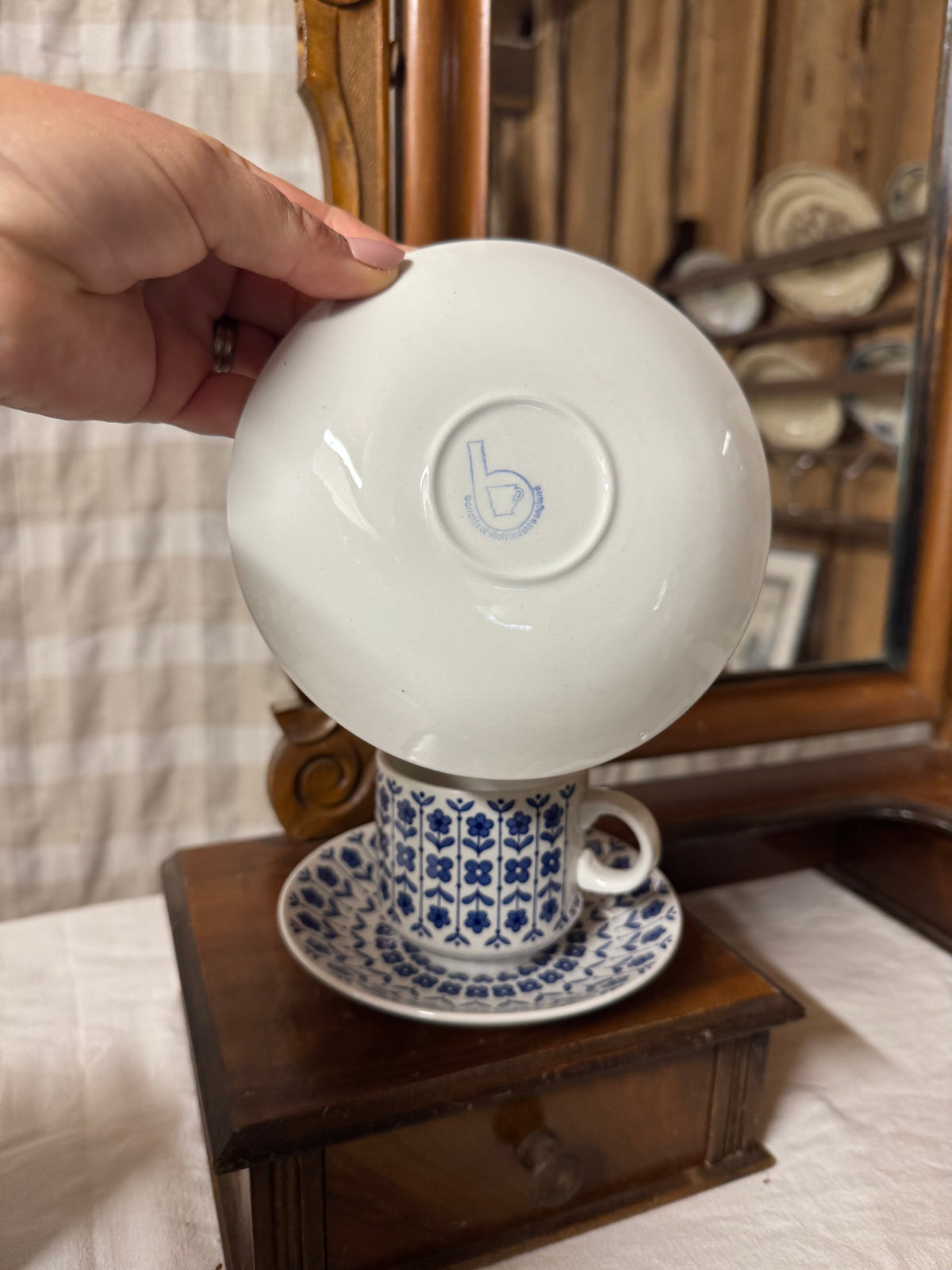 Paret blåvita kaffekoppar med fat Staffordshire England