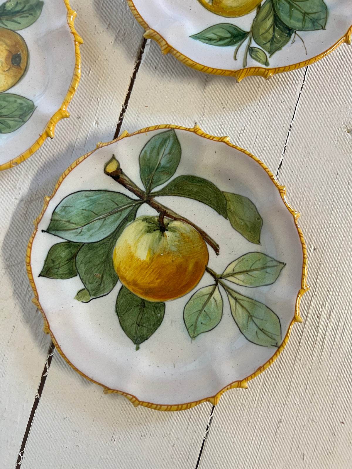 Tre små fat med frukt