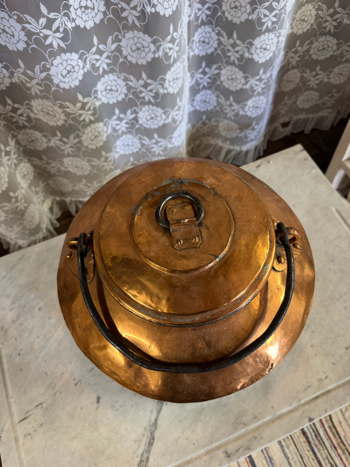 Stort kopparkärl med lock och bärhandtag 18/1900-tal