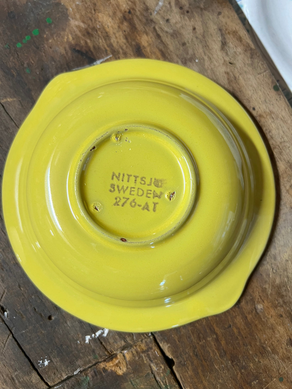 Gult djupt fat Nittsjö