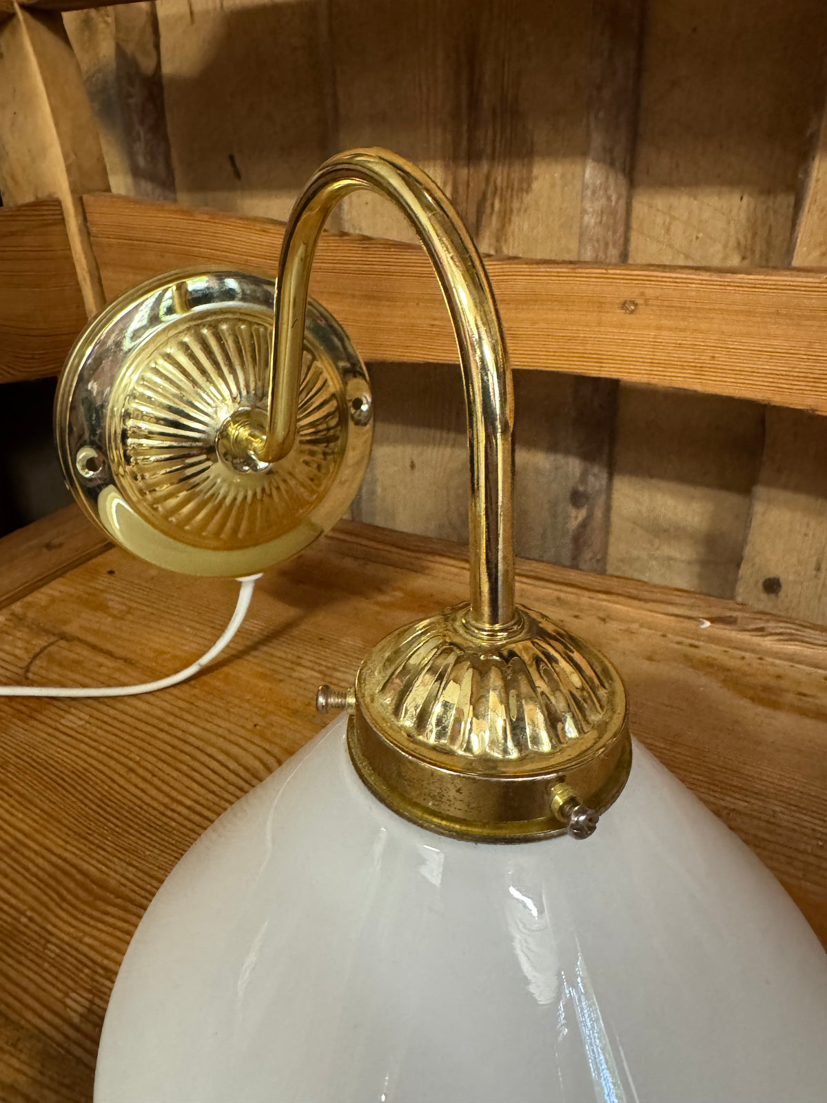 Vägghängd lampa