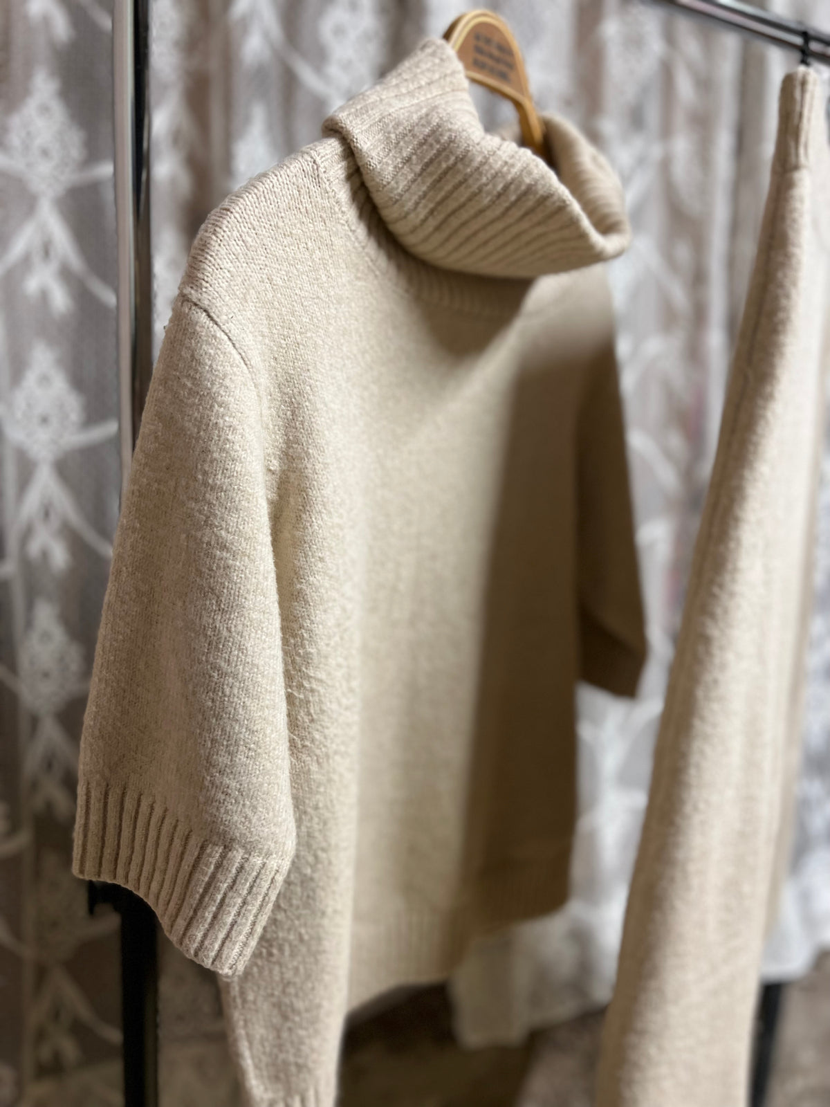 Stickat set i beige