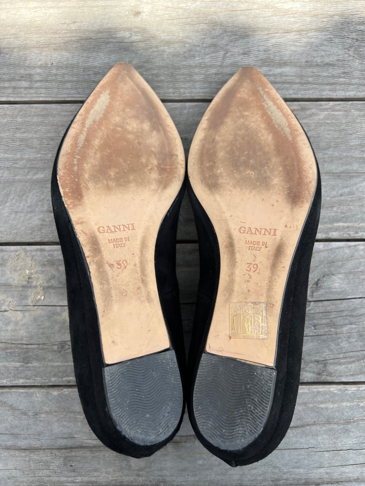 GANNI ballerina med remmar