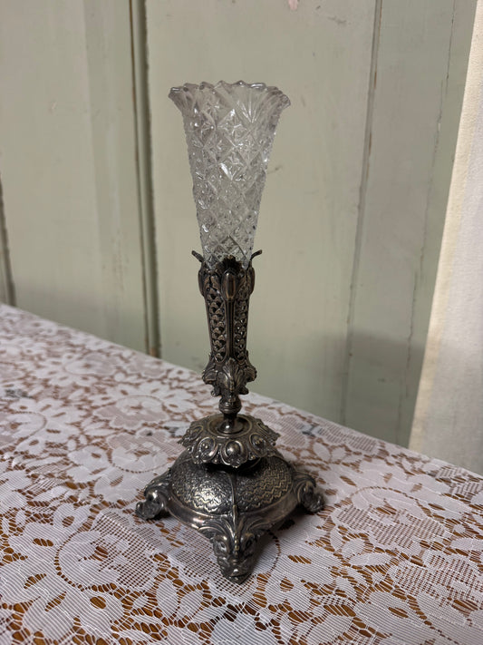 Glasvas med nysilverfot
