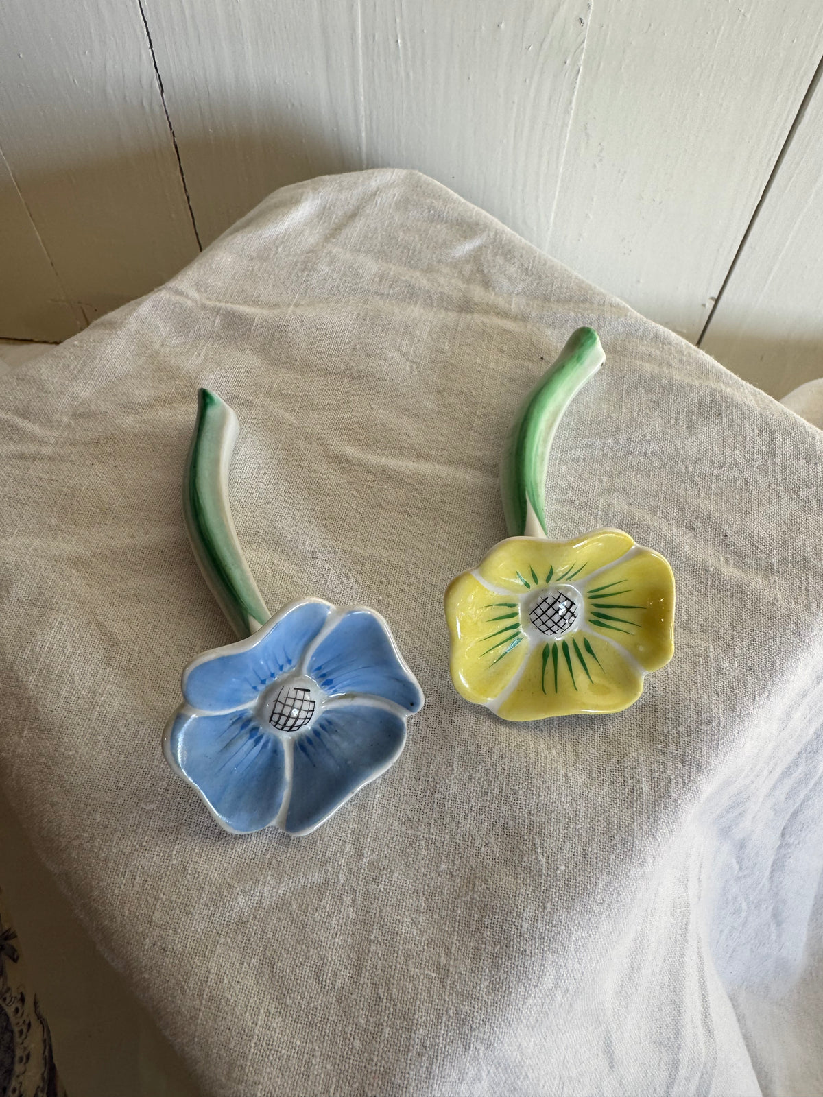 Knivlägg vårblommor - handmålat Hackefors