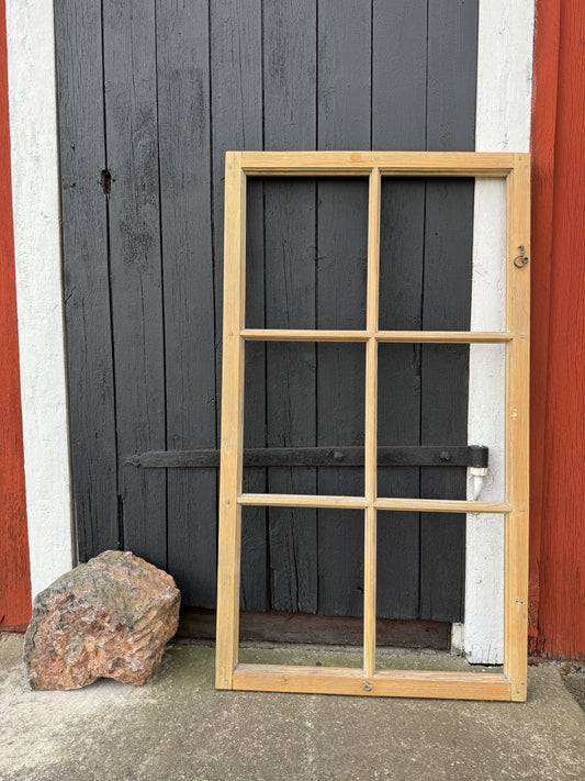 Äldre spröjsat fönster, fönsterbåge, byggnadsvård