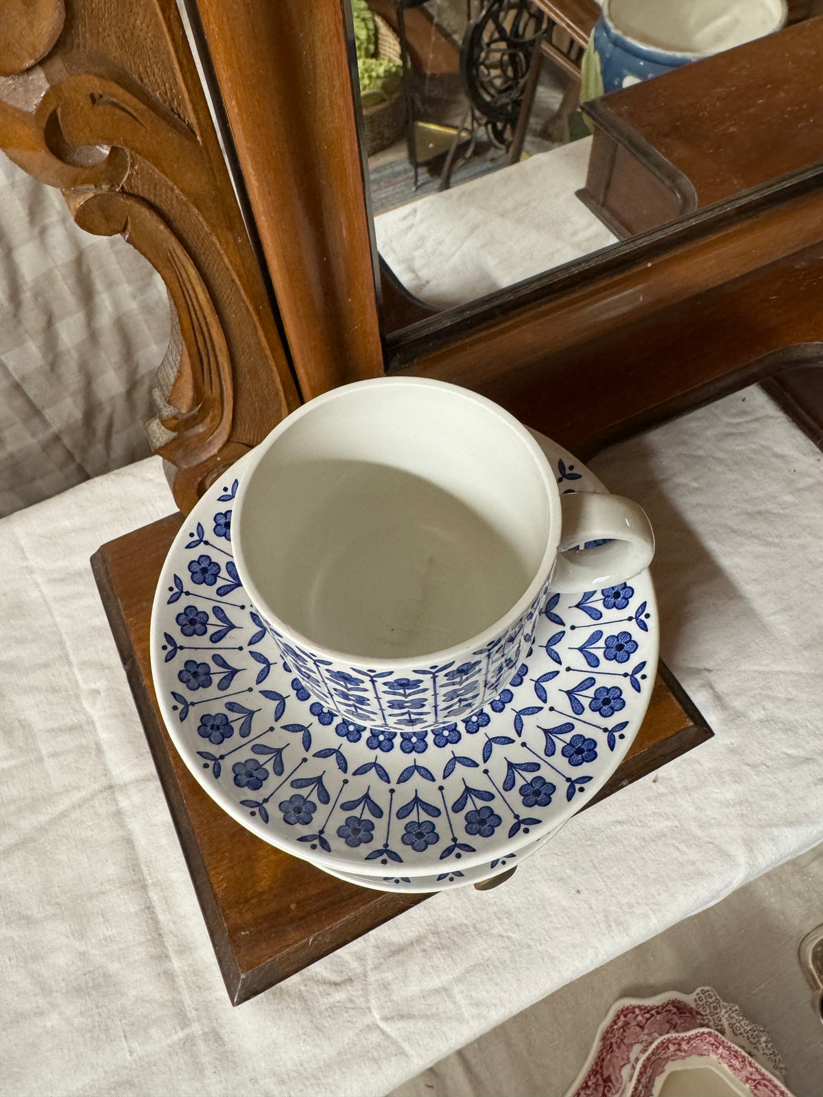 Paret blåvita kaffekoppar med fat Staffordshire England