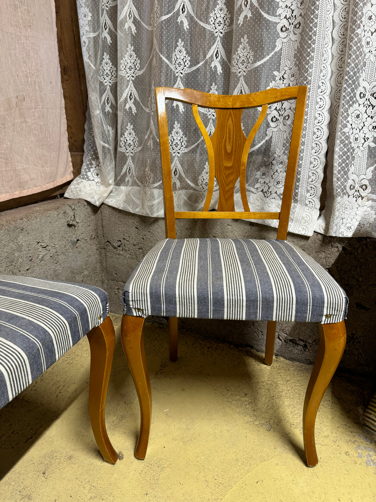Paret stolar randig sits