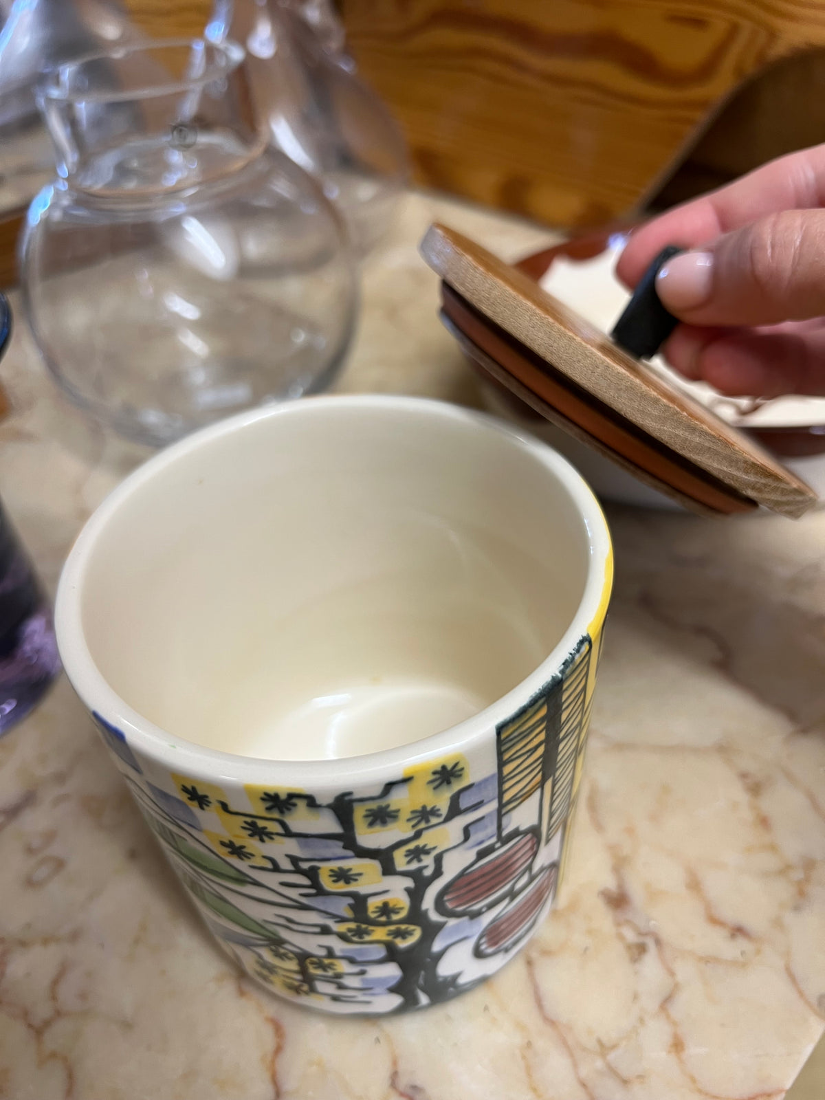 Burk Tea nr 22/1 - Vår lilla stad Anita Nylund