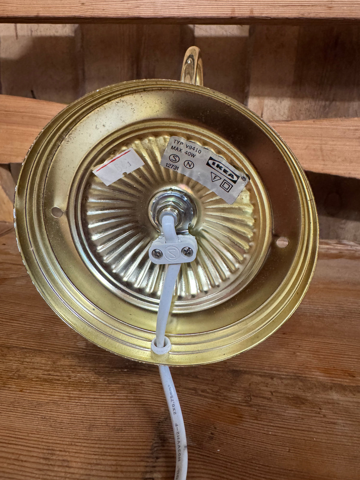Vägghängd lampa