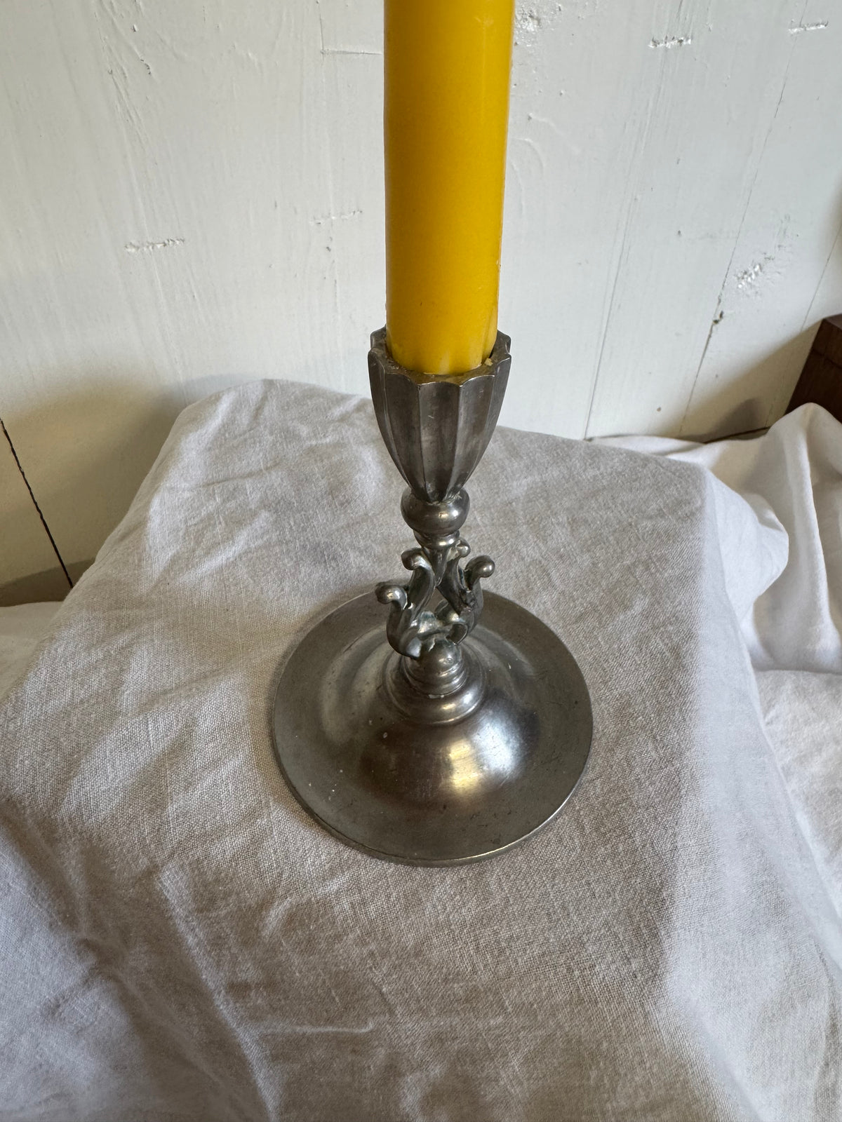 Ljusstake i svenskt tenn