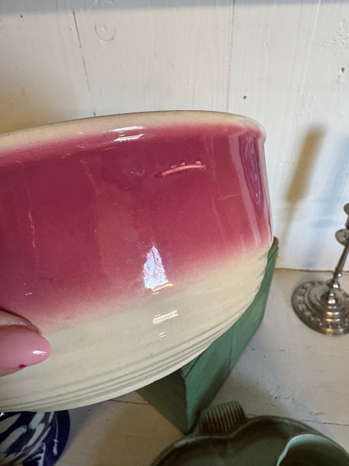 Paret skålar i rosa