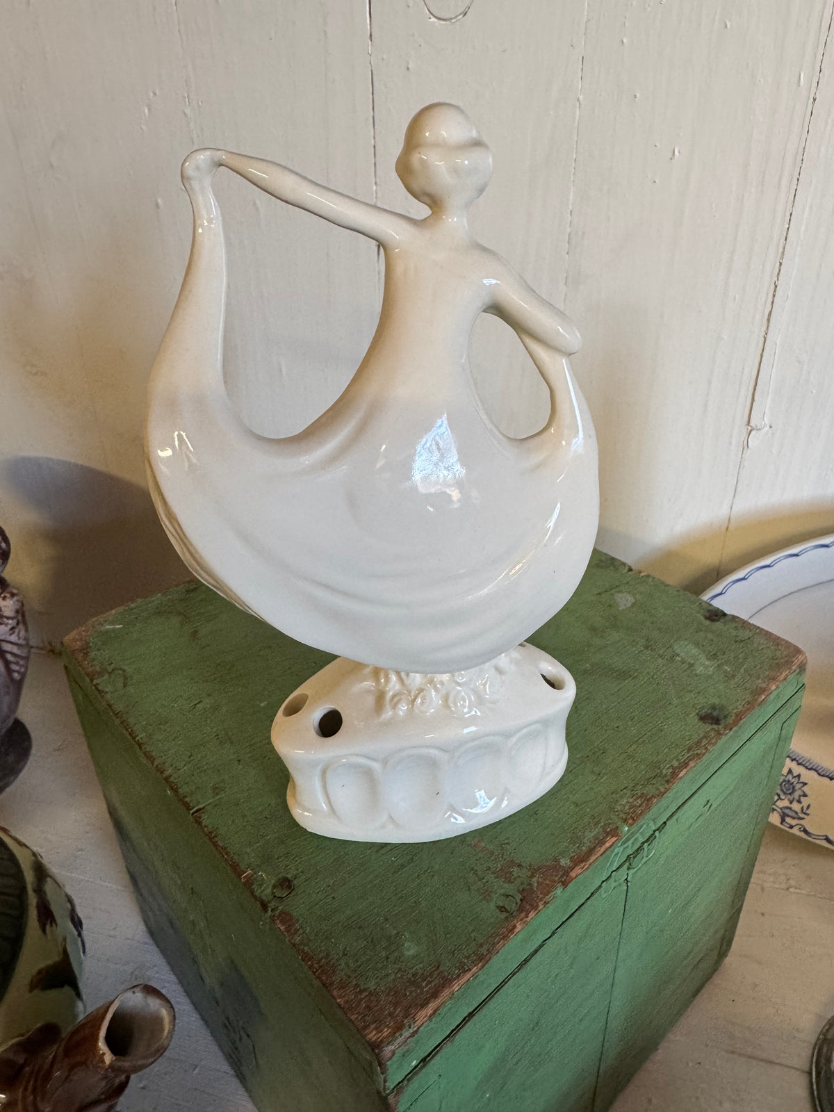 Blomsterfakir kvinnlig skulptur i porslin