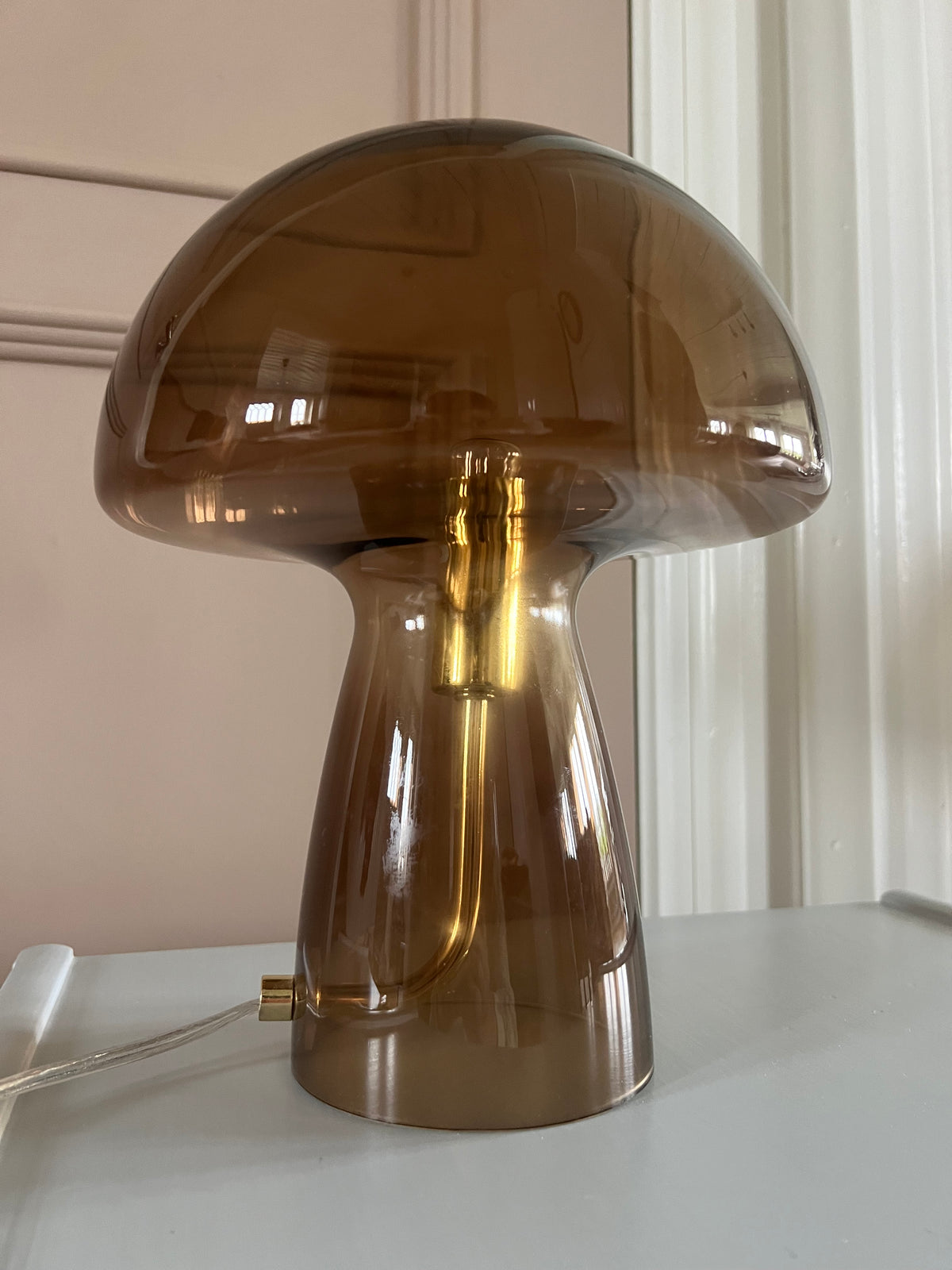 Bordslampa i svampform brunt glas