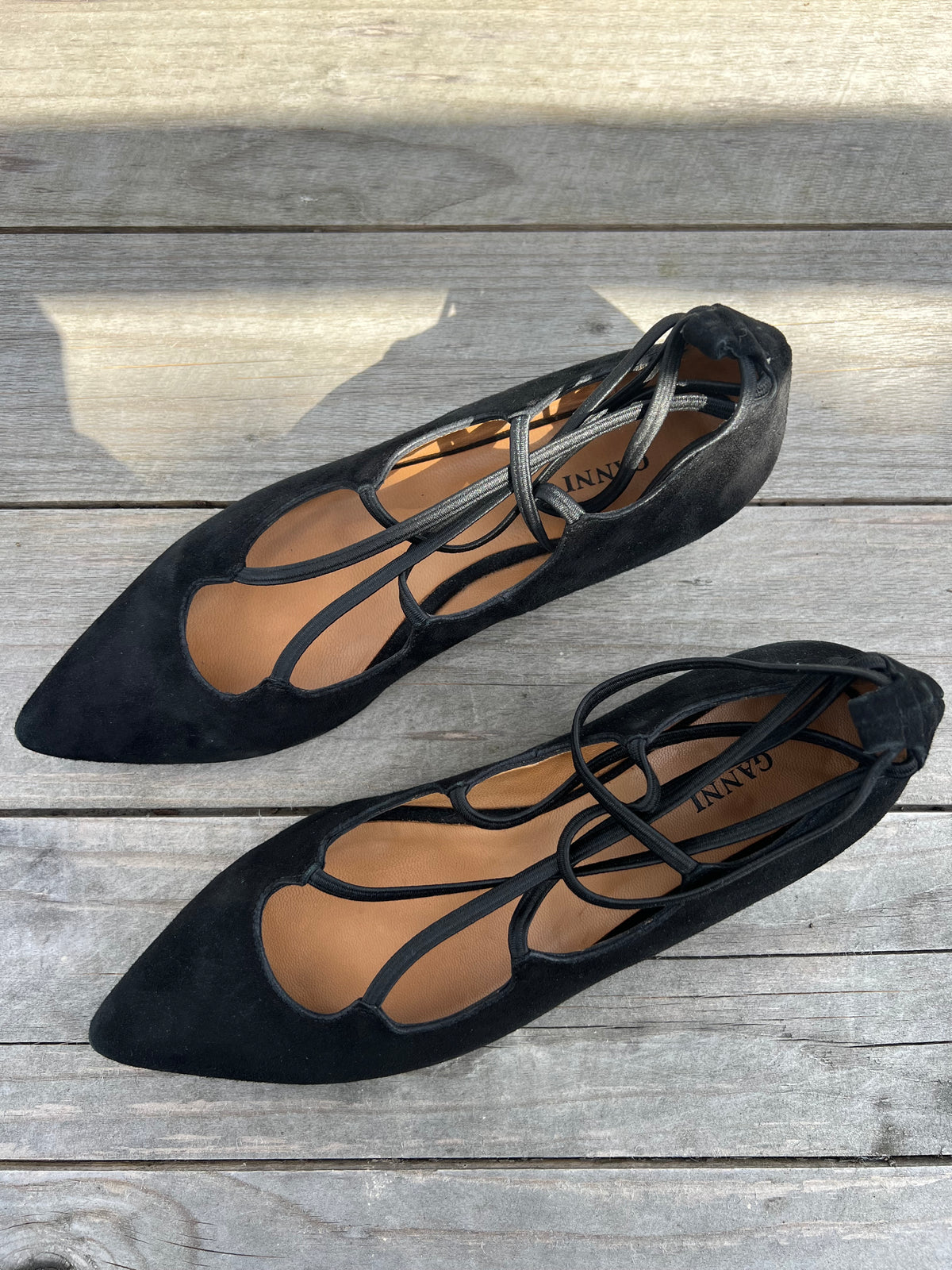 GANNI ballerina med remmar