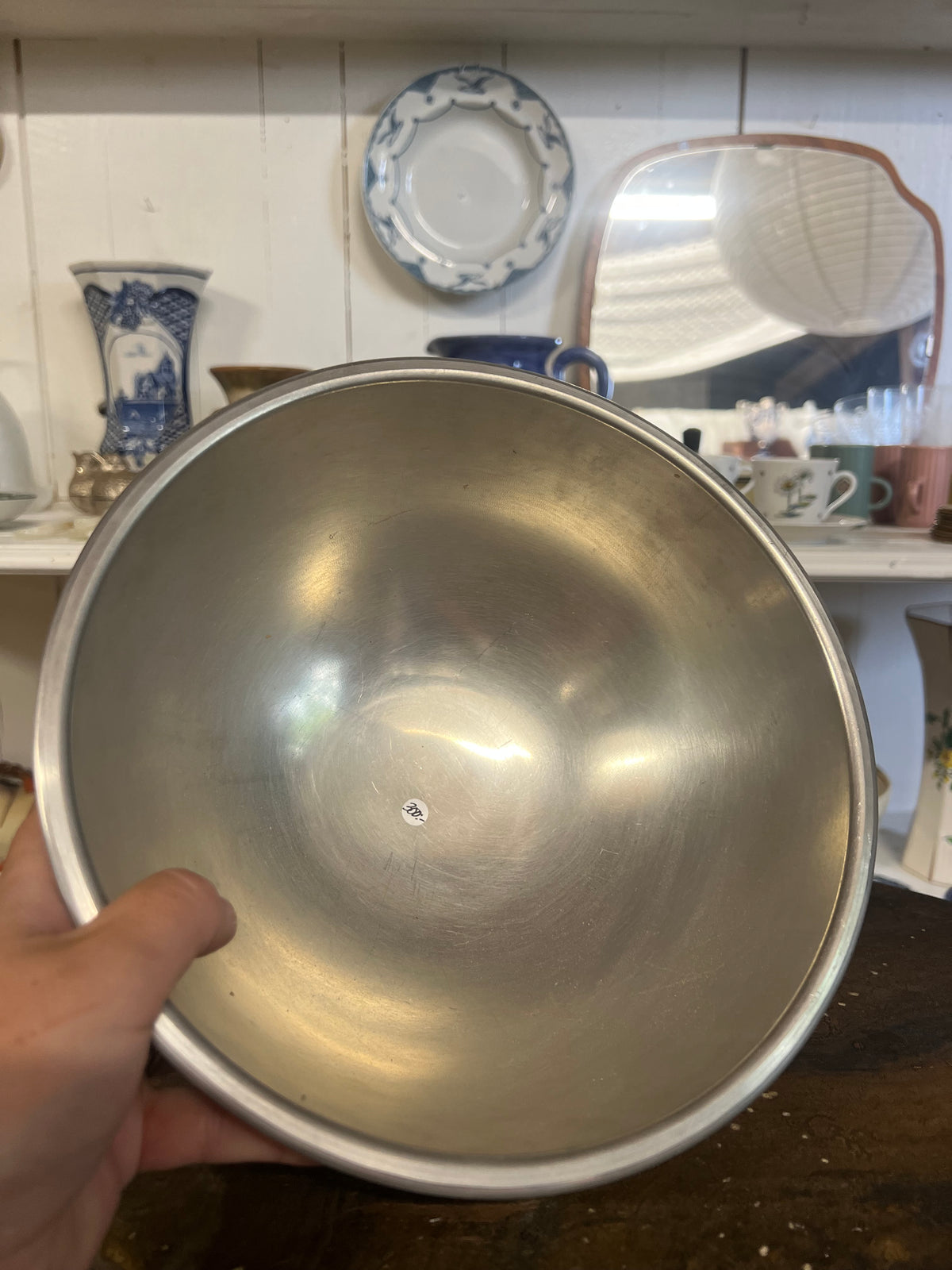 Stor tennskål på fot