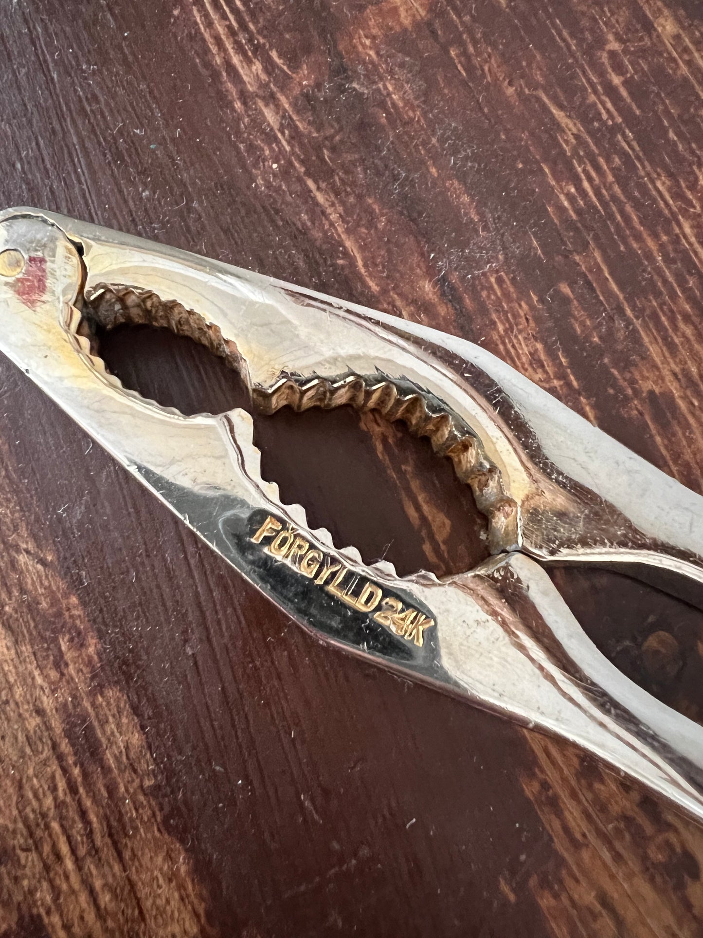 Nötknäckare förgylld 24k