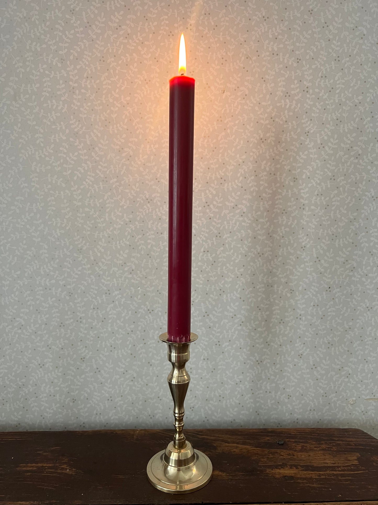Enkel mässingsljusstake, putsad