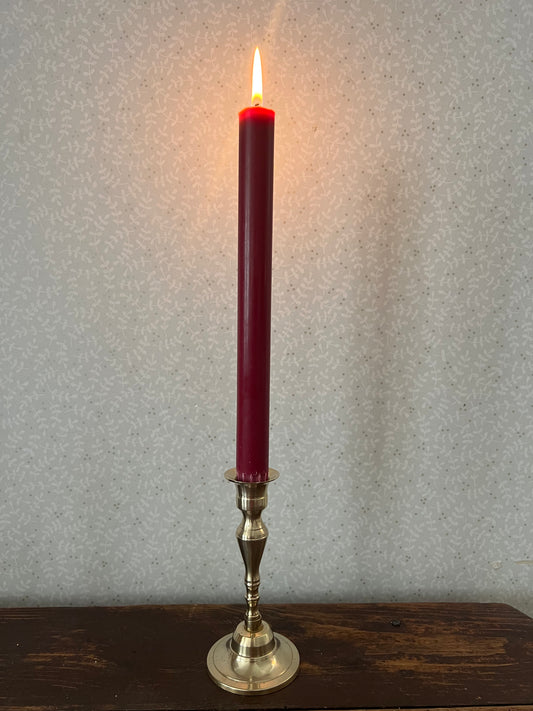 Enkel mässingsljusstake, putsad