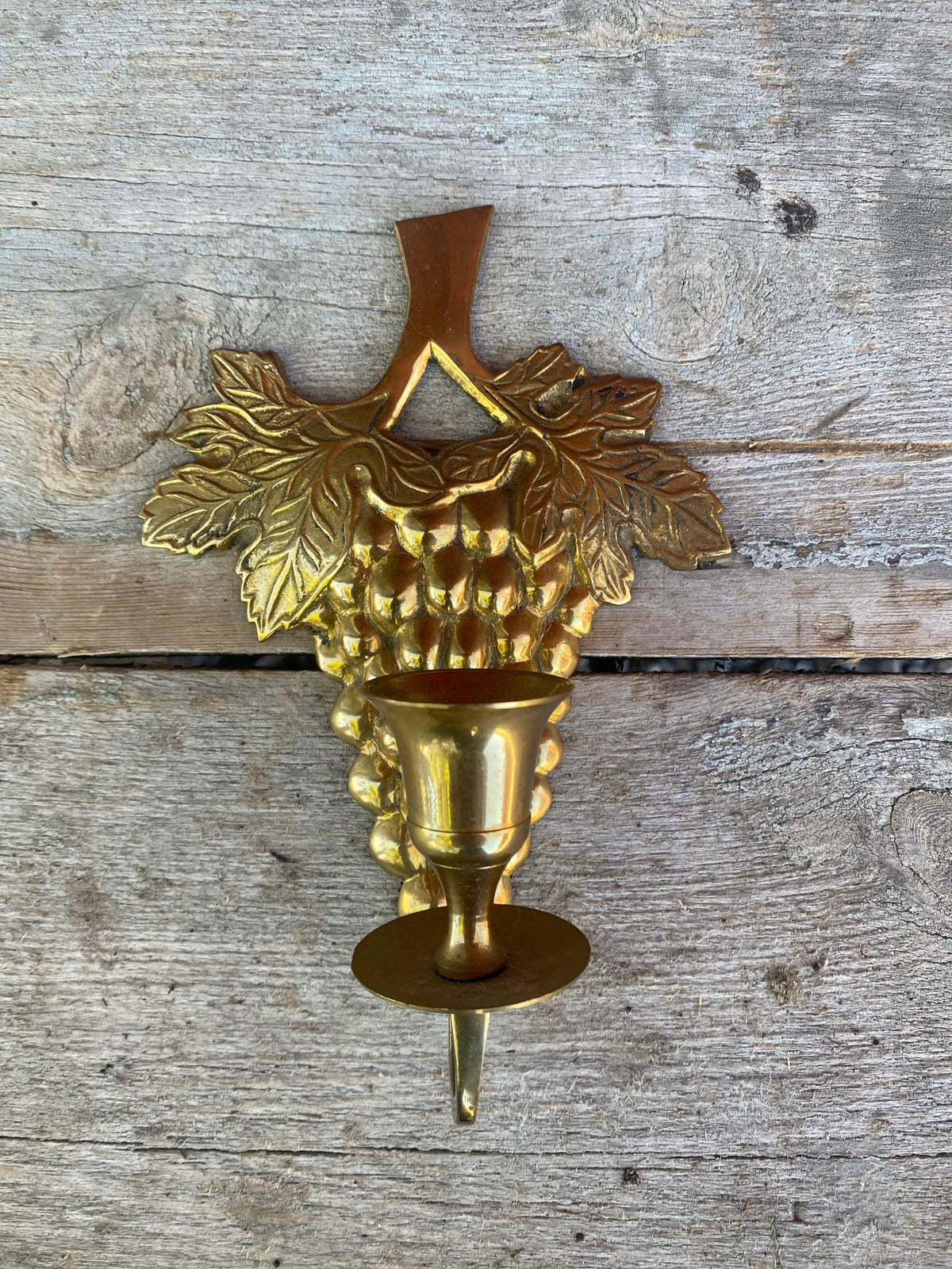 Väggljusstake i mässing - vindruva